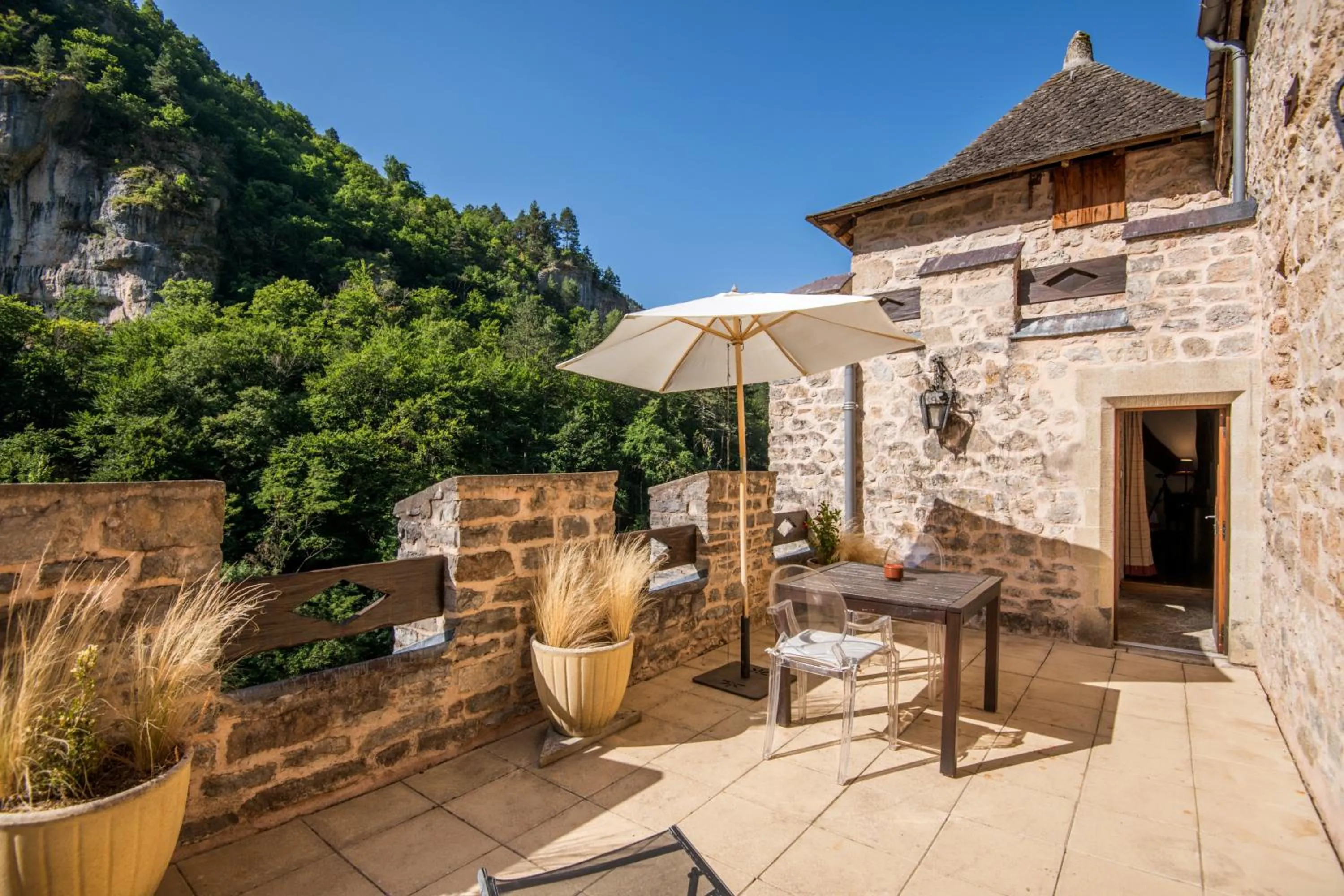 Patio in Château De La Caze Piscine & Spa - Ste Enimie