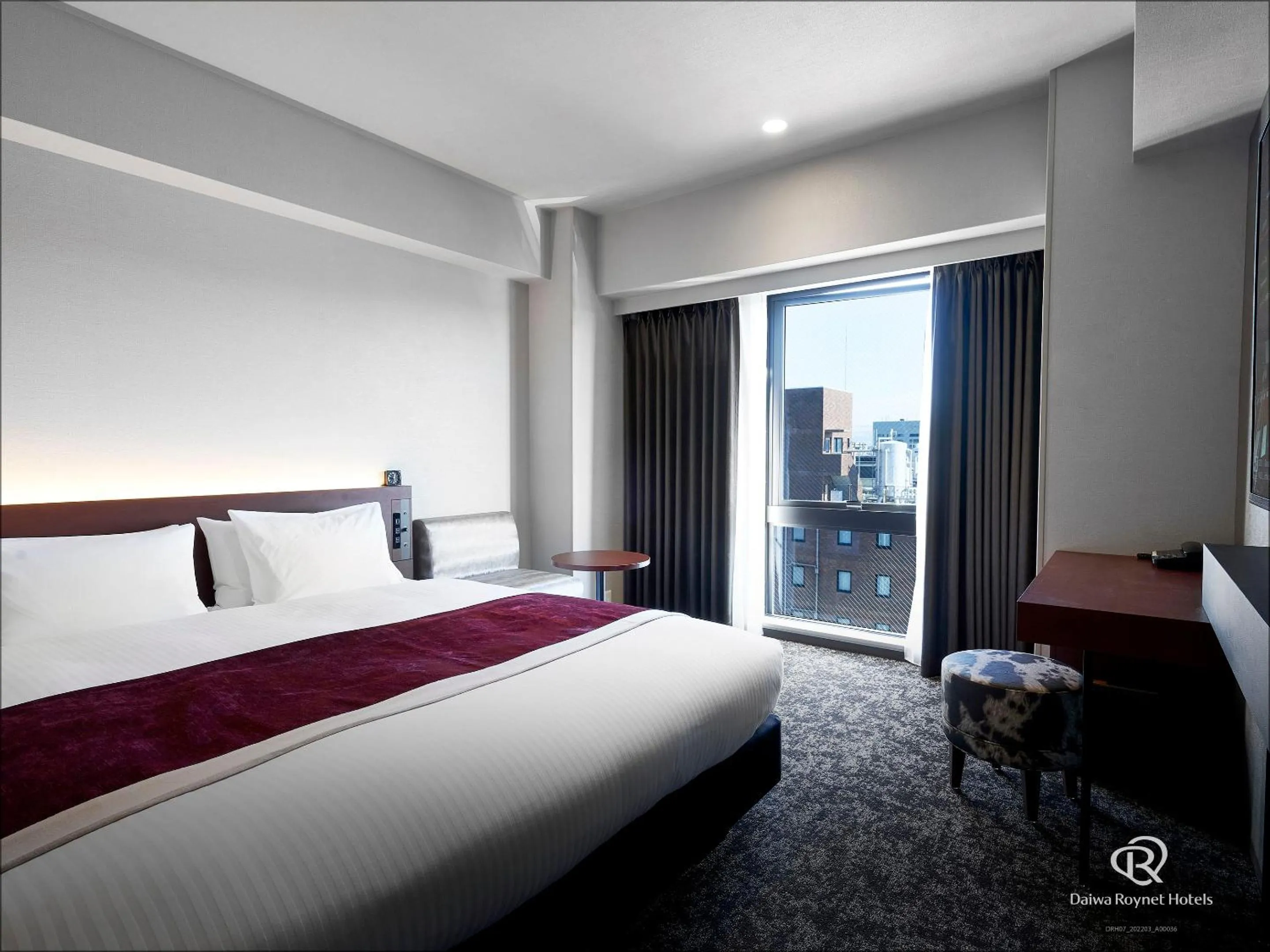 Deluxe King Room - single occupancy - Smoking in Daiwa Roynet Hotel Kumamoto Ginzadori PREMIER - former Daiwa Roynet Hotel Kumamoto Ginzadori