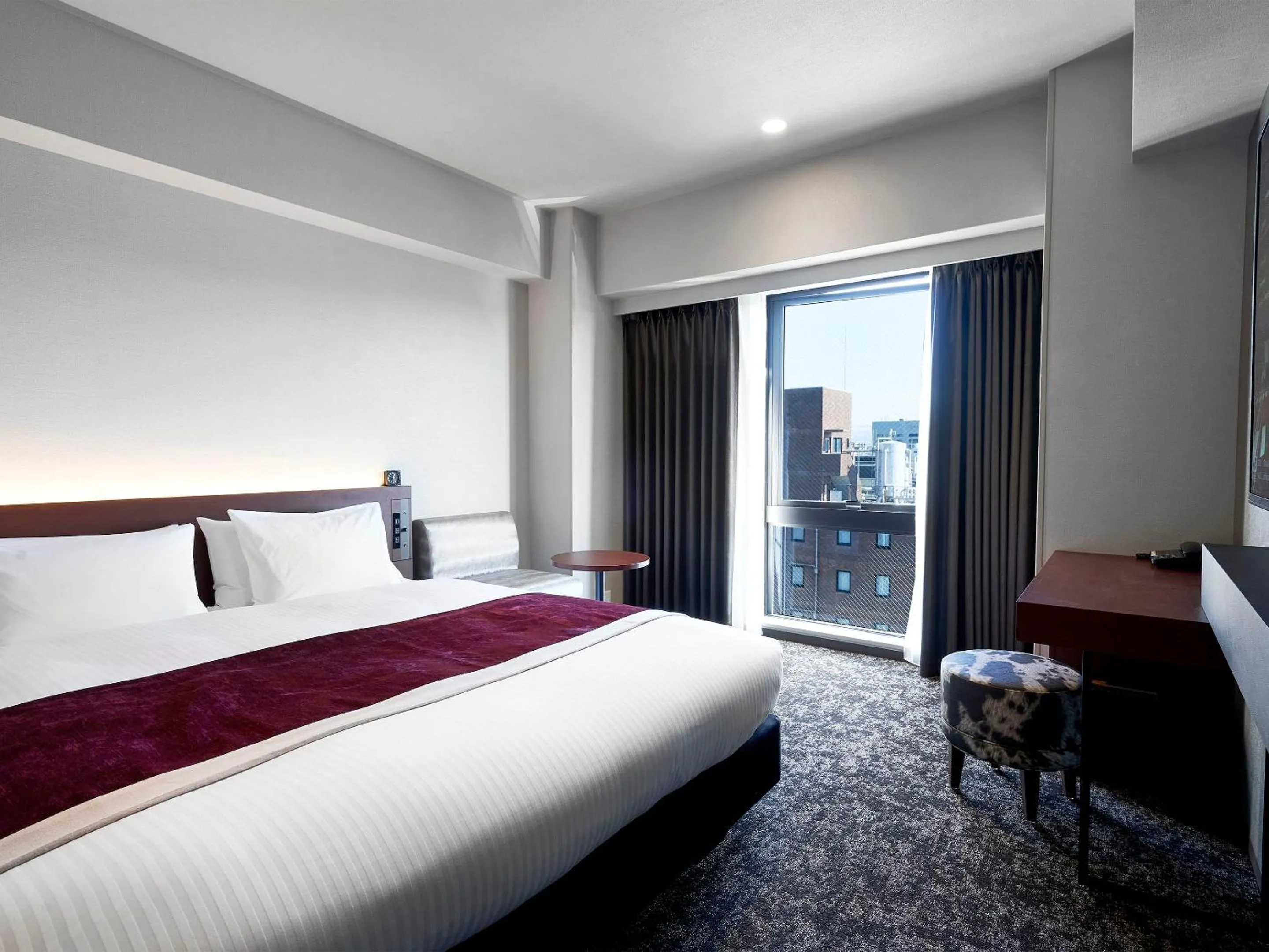 Photo of the whole room, Bed in Daiwa Roynet Hotel Kumamoto Ginzadori PREMIER - former Daiwa Roynet Hotel Kumamoto Ginzadori