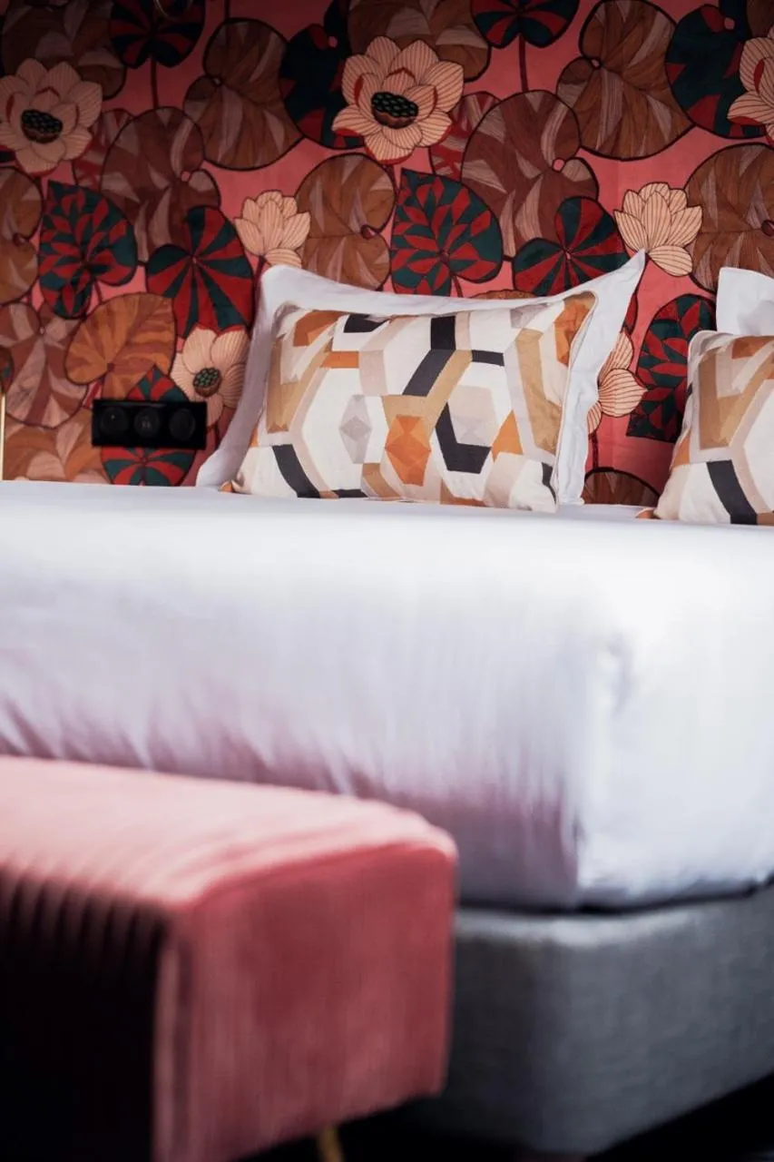 Bed in Hotel de Fleurie - Saint-Germain-des-Pres