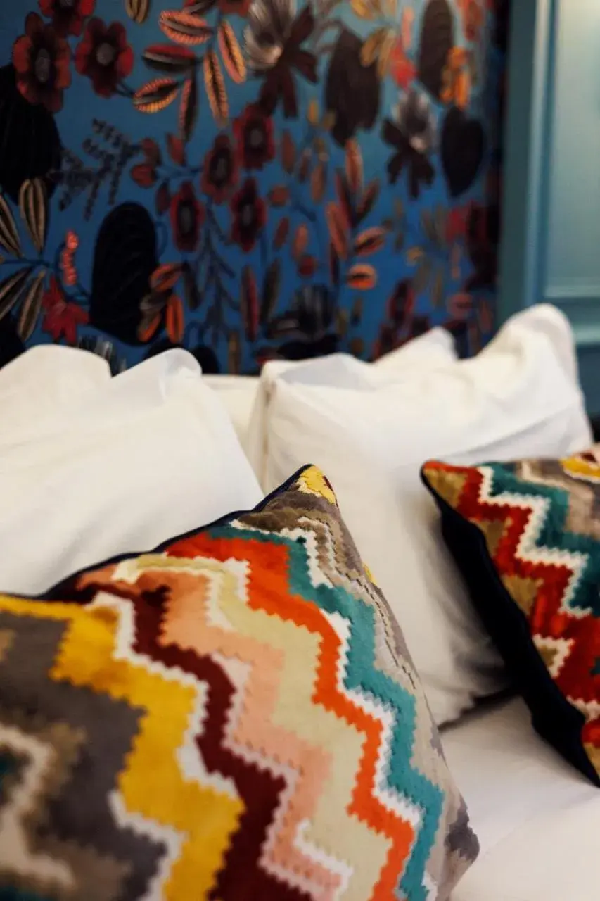 Deluxe Double or Twin Room in Hotel de Fleurie - Saint-Germain-des-Pres Deluxe Double or Twin Room in Hotel de Fleurie - Saint-Germain-des-Pres