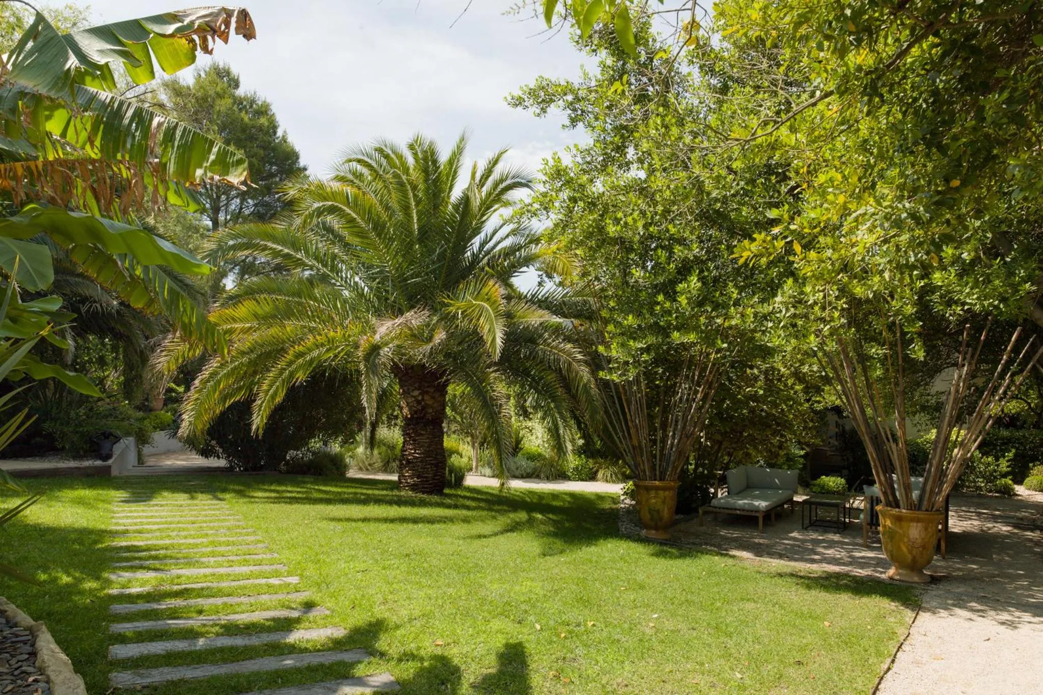 Garden in Hôtel l'Amandière