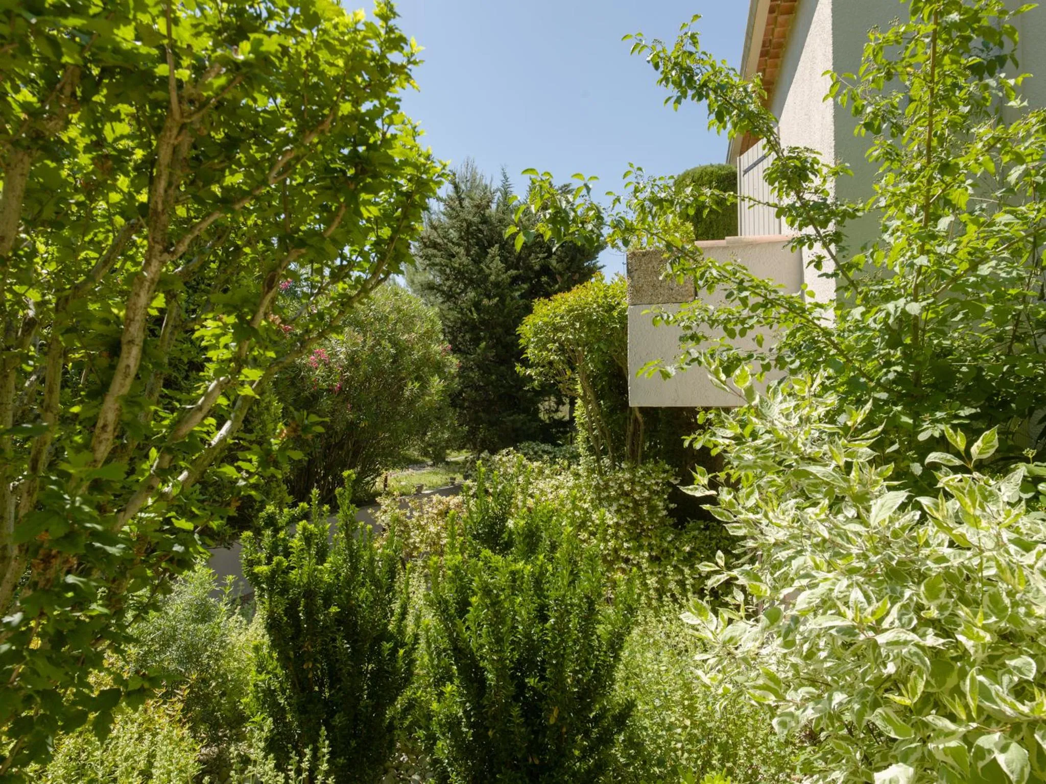 Property building in Hôtel l'Amandière