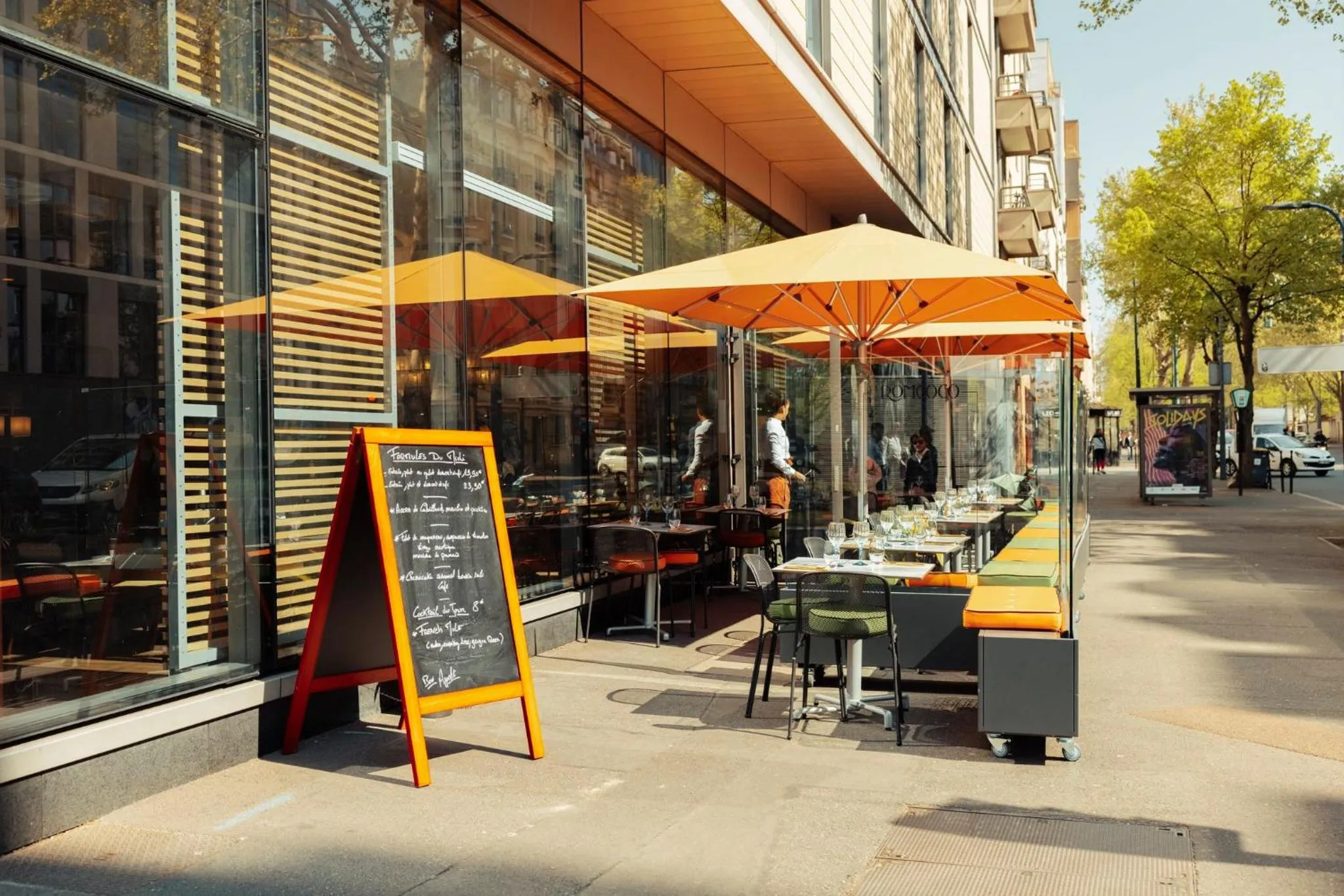 Restaurant/places to eat in Voco Paris - Porte de Clichy