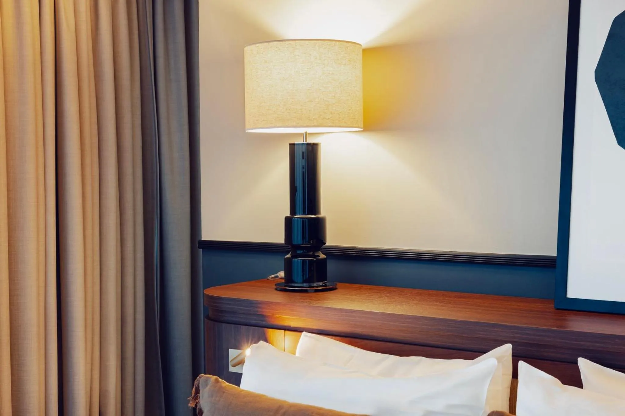 Photo of the whole room, Bed in Voco Paris - Porte de Clichy