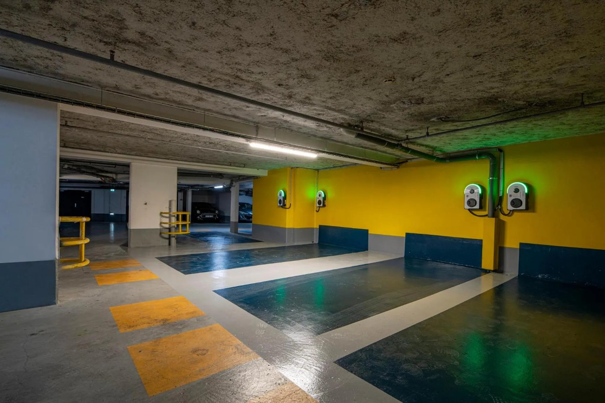 Lobby or reception in Voco Paris - Porte de Clichy