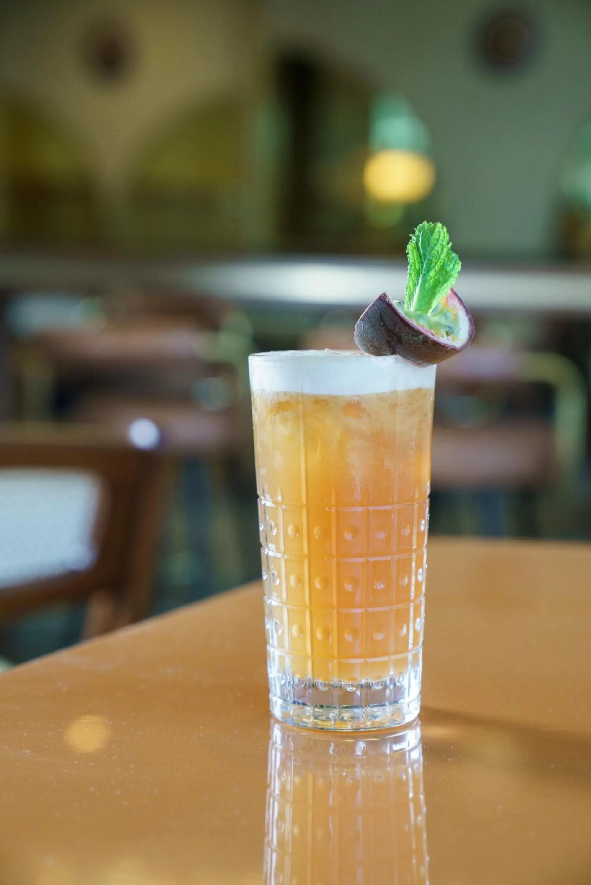 Lounge or bar in Voco Paris - Porte de Clichy