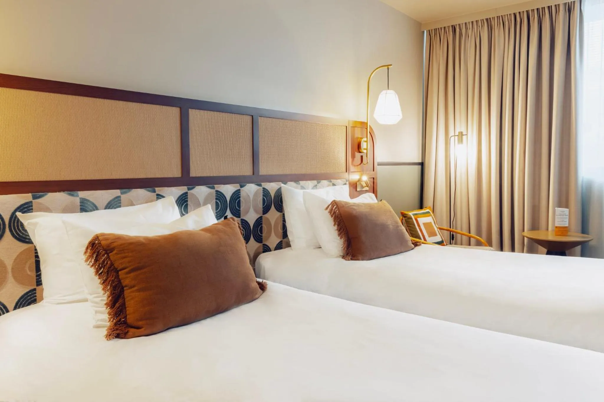 Photo of the whole room, Bed in Voco Paris - Porte de Clichy