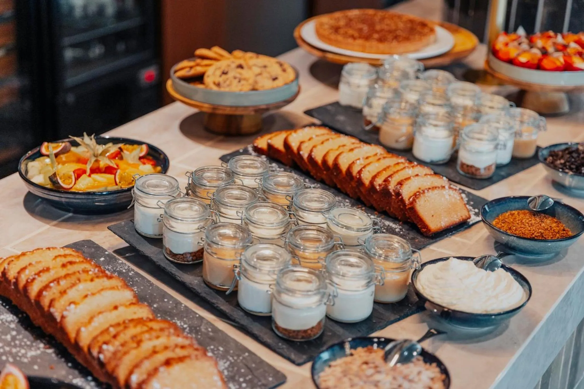 Restaurant/places to eat in Voco Paris - Porte de Clichy