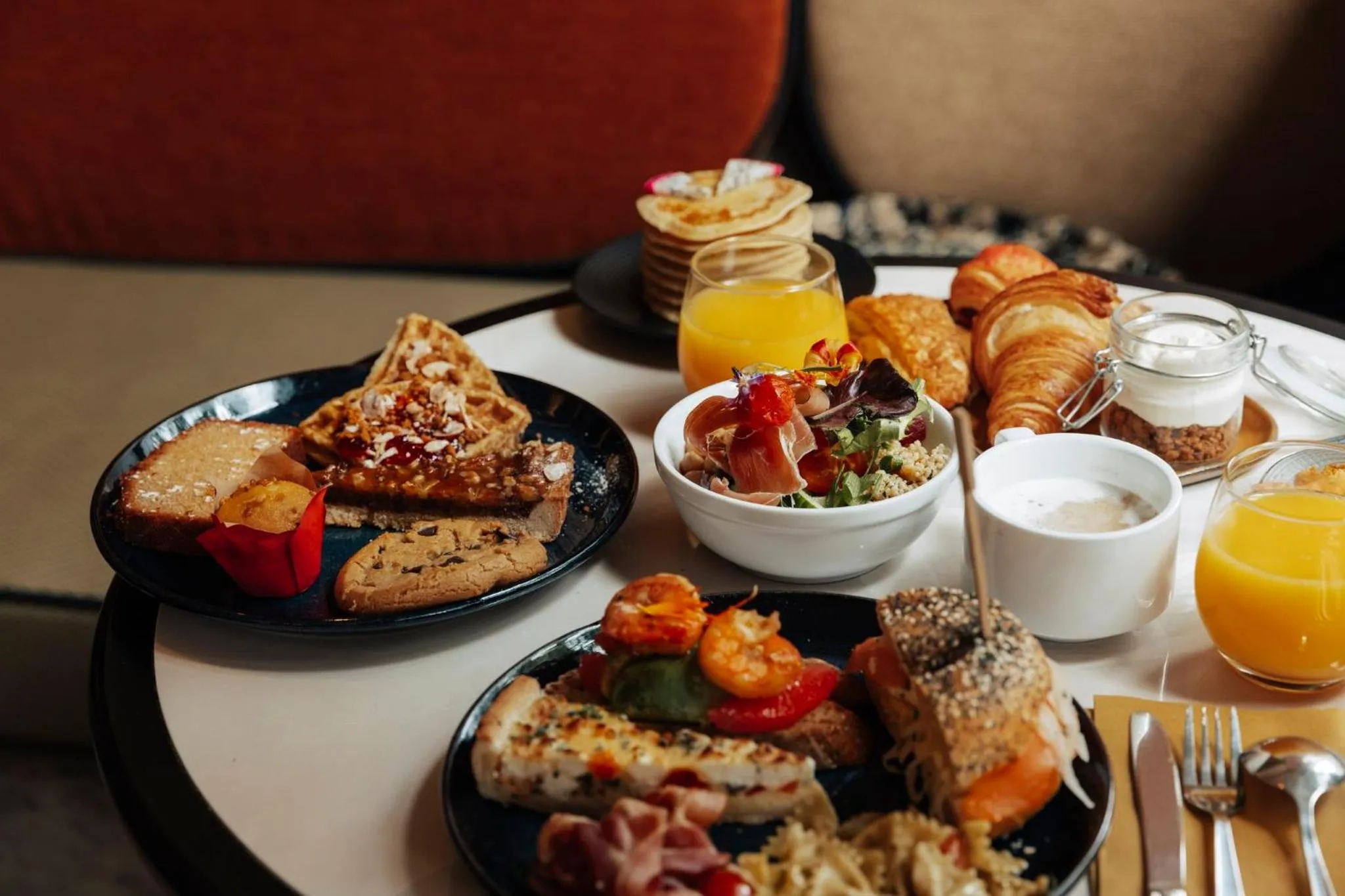 Restaurant/places to eat in Voco Paris - Porte de Clichy