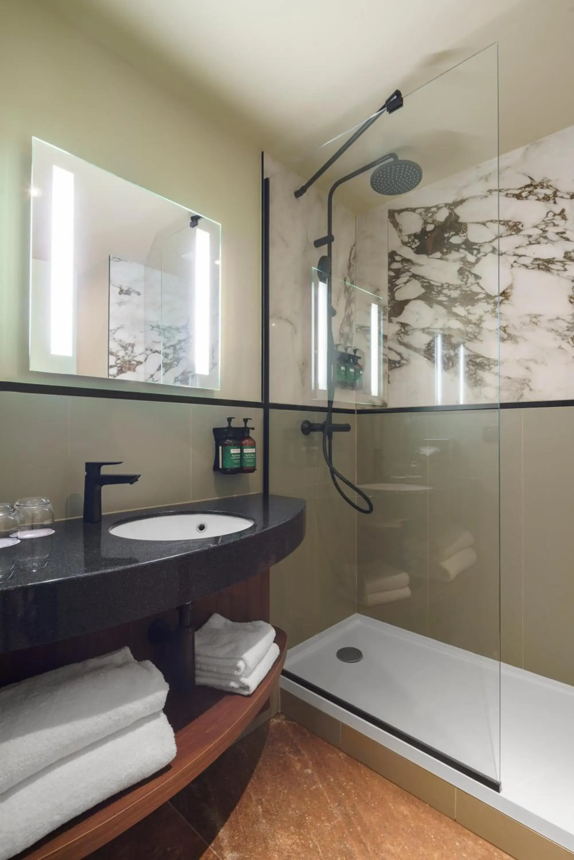 Cozy Room in voco Paris - Porte de Clichy by IHG Cozy Room in voco Paris - Porte de Clichy by IHG