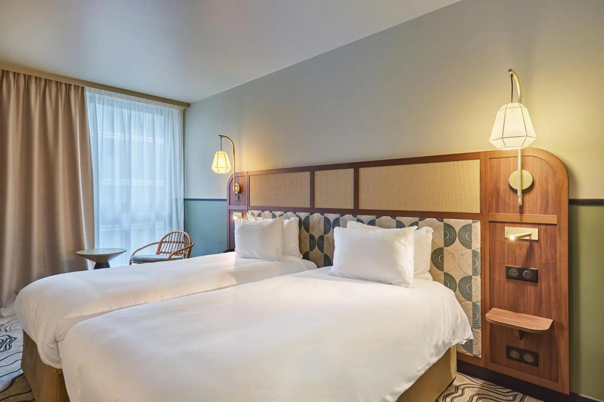 Photo of the whole room, Bed in Voco Paris - Porte de Clichy