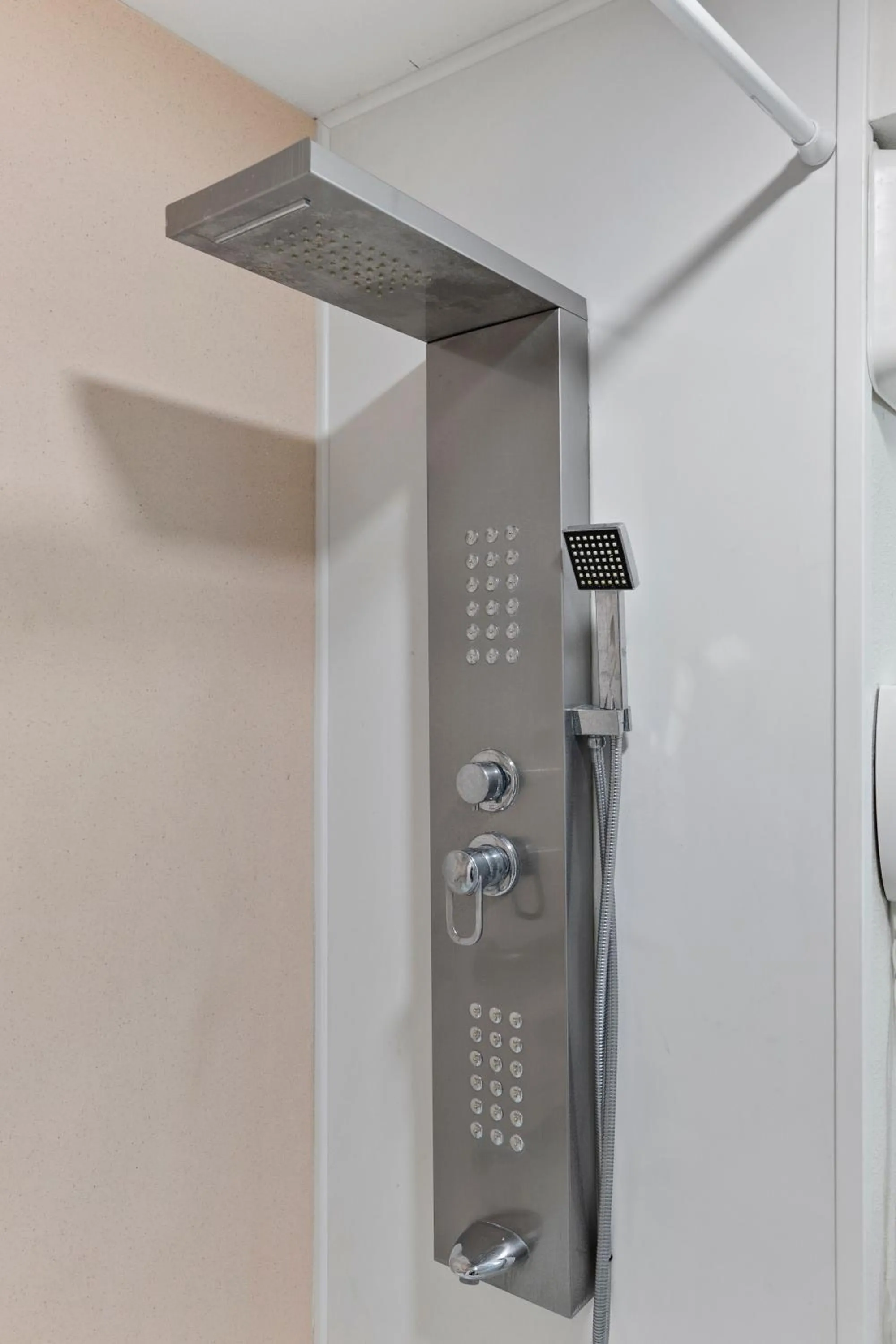 Shower in Orlando Palms