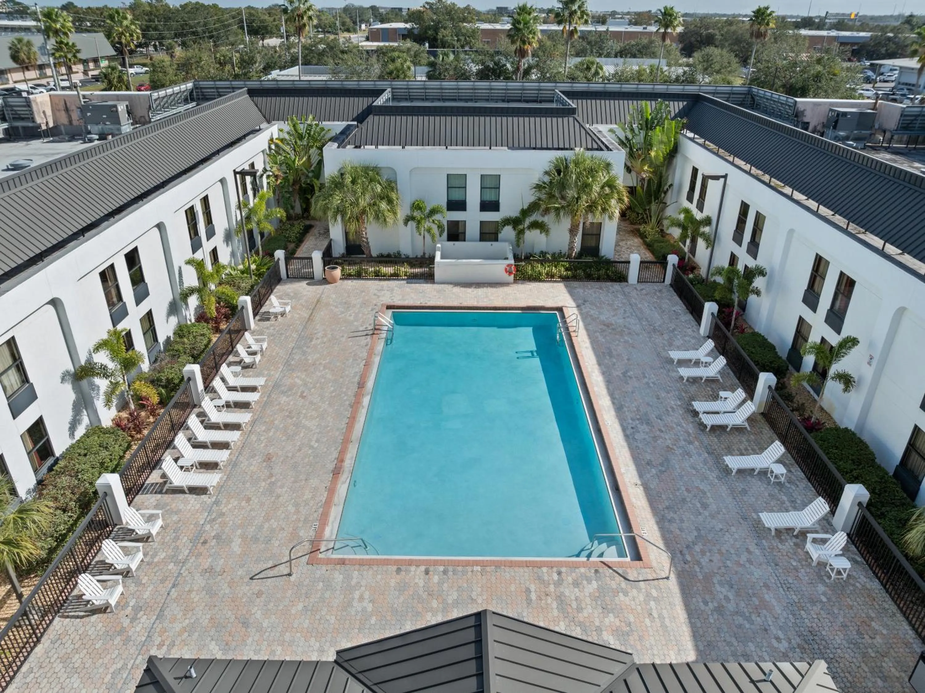Swimming pool in Orlando Palms