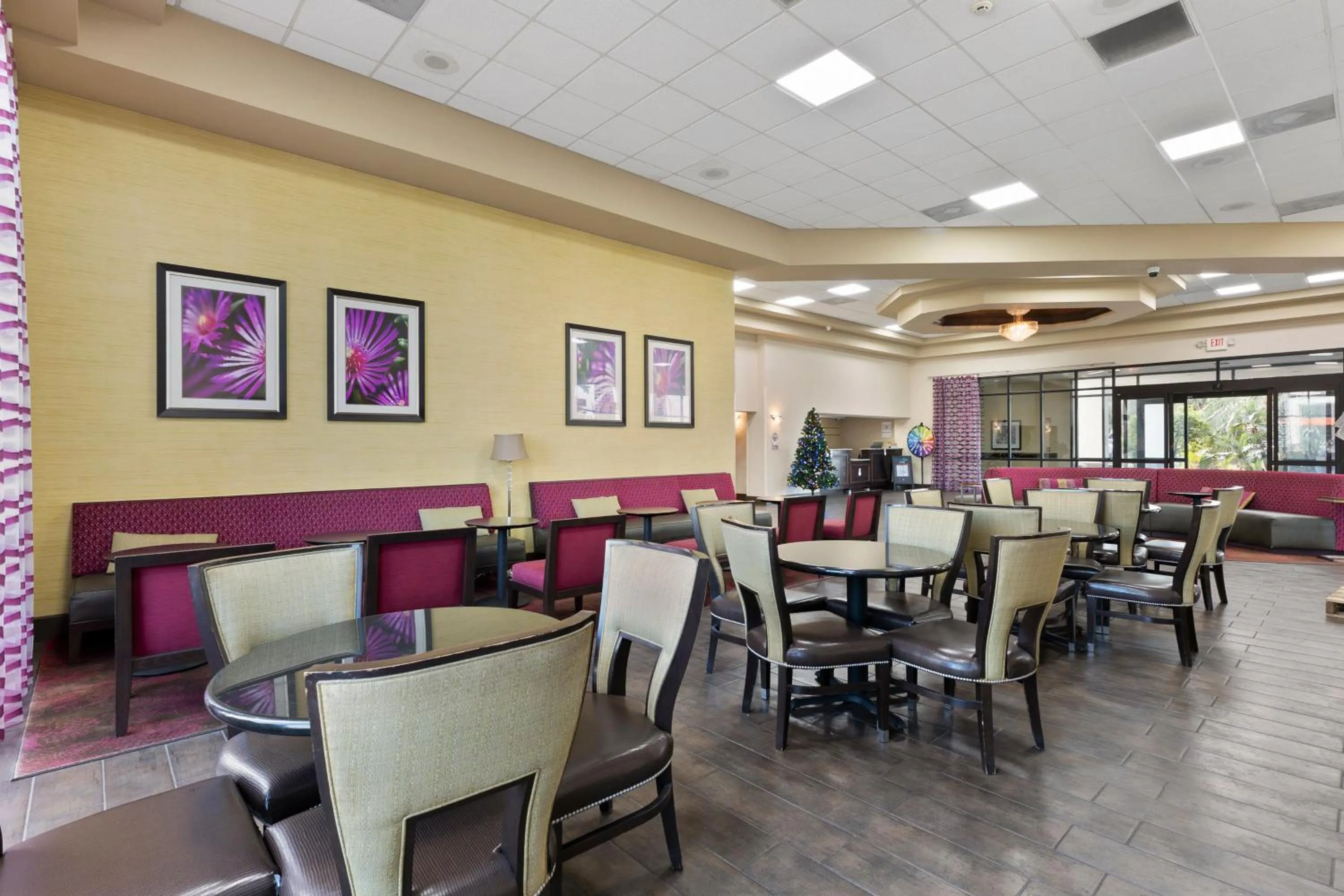 Seating area in Orlando Palms