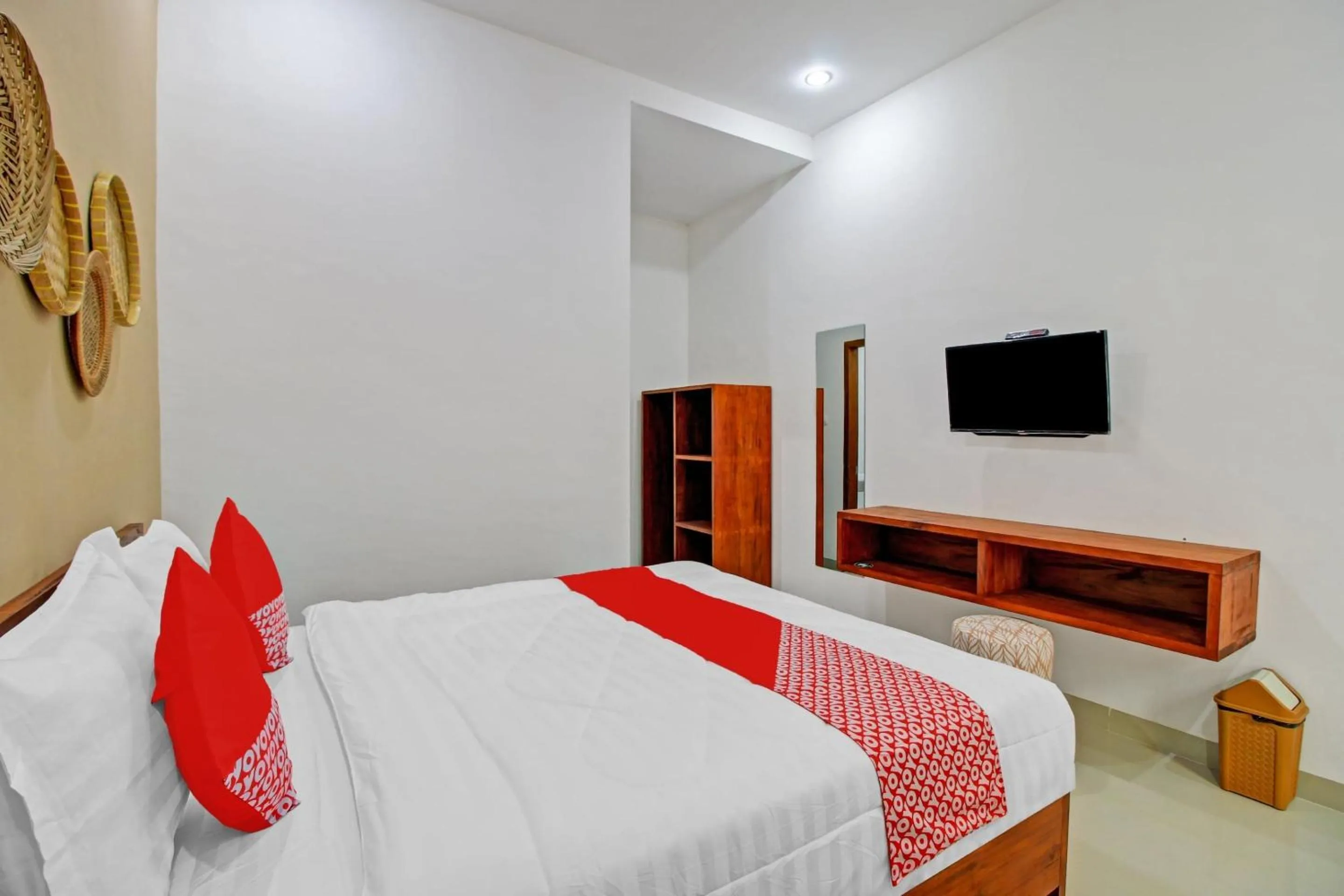 Bedroom, Bed in Hotel O Madania Guesthouse Syariah