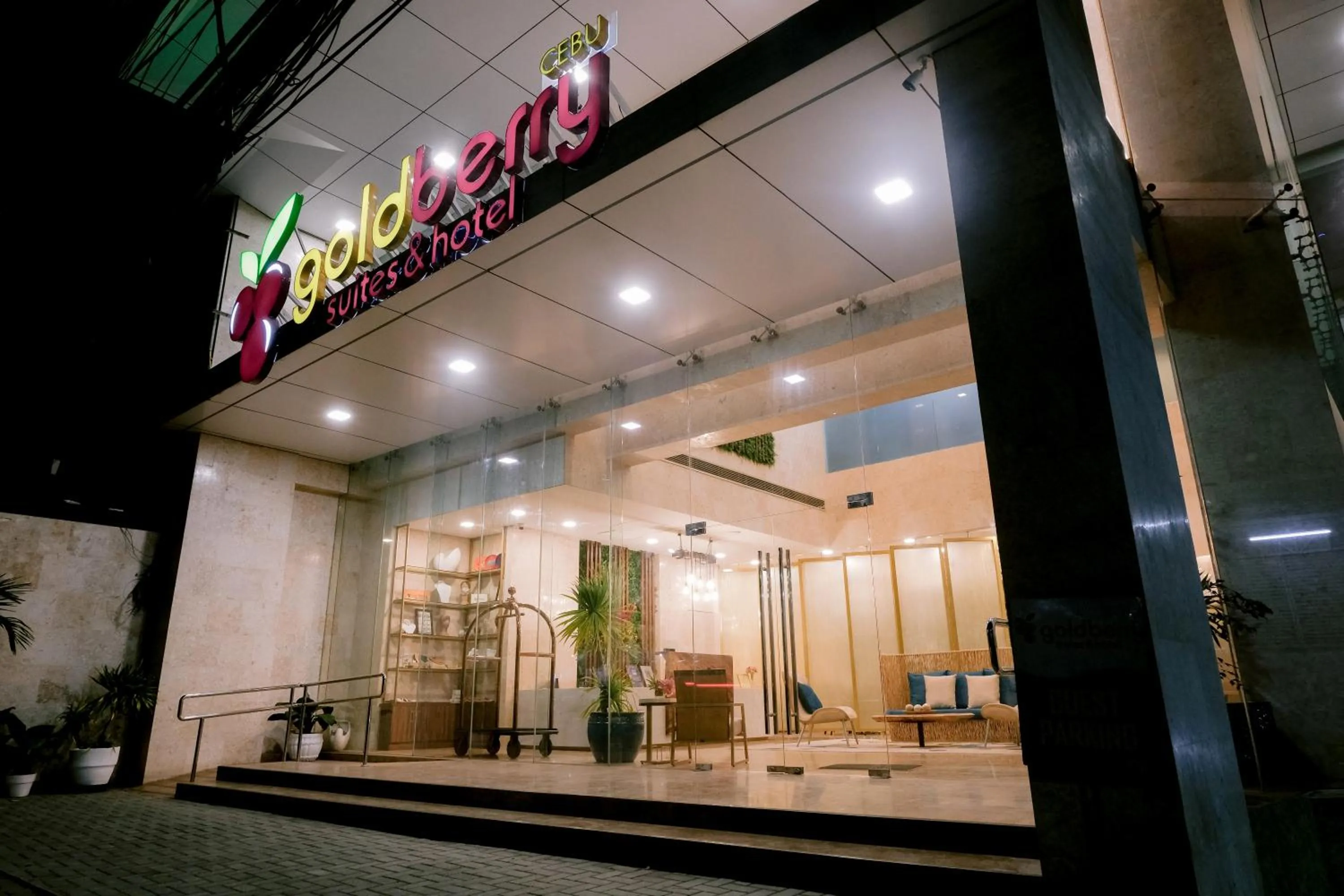 Facade/entrance in Goldberry Suites and Hotel Cebu
