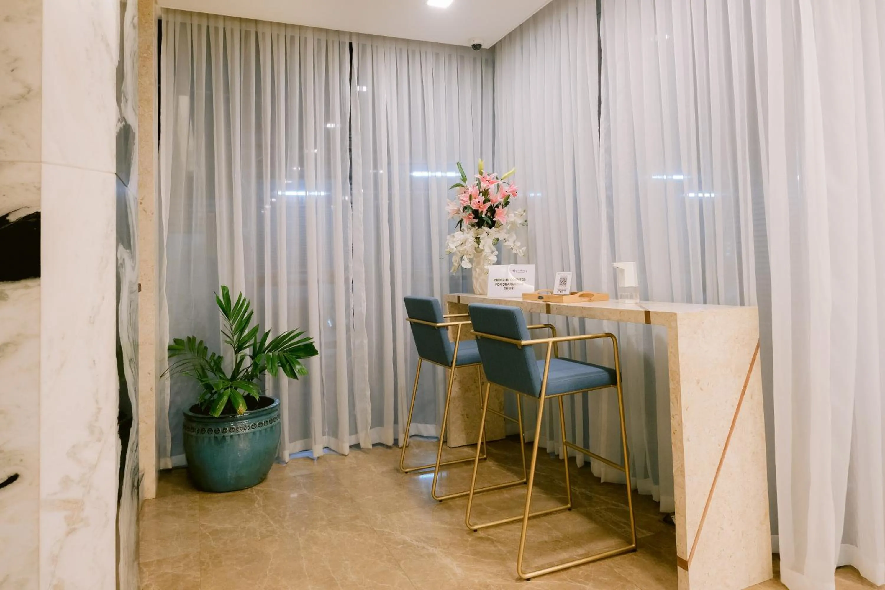 Business facilities in Goldberry Suites and Hotel Cebu