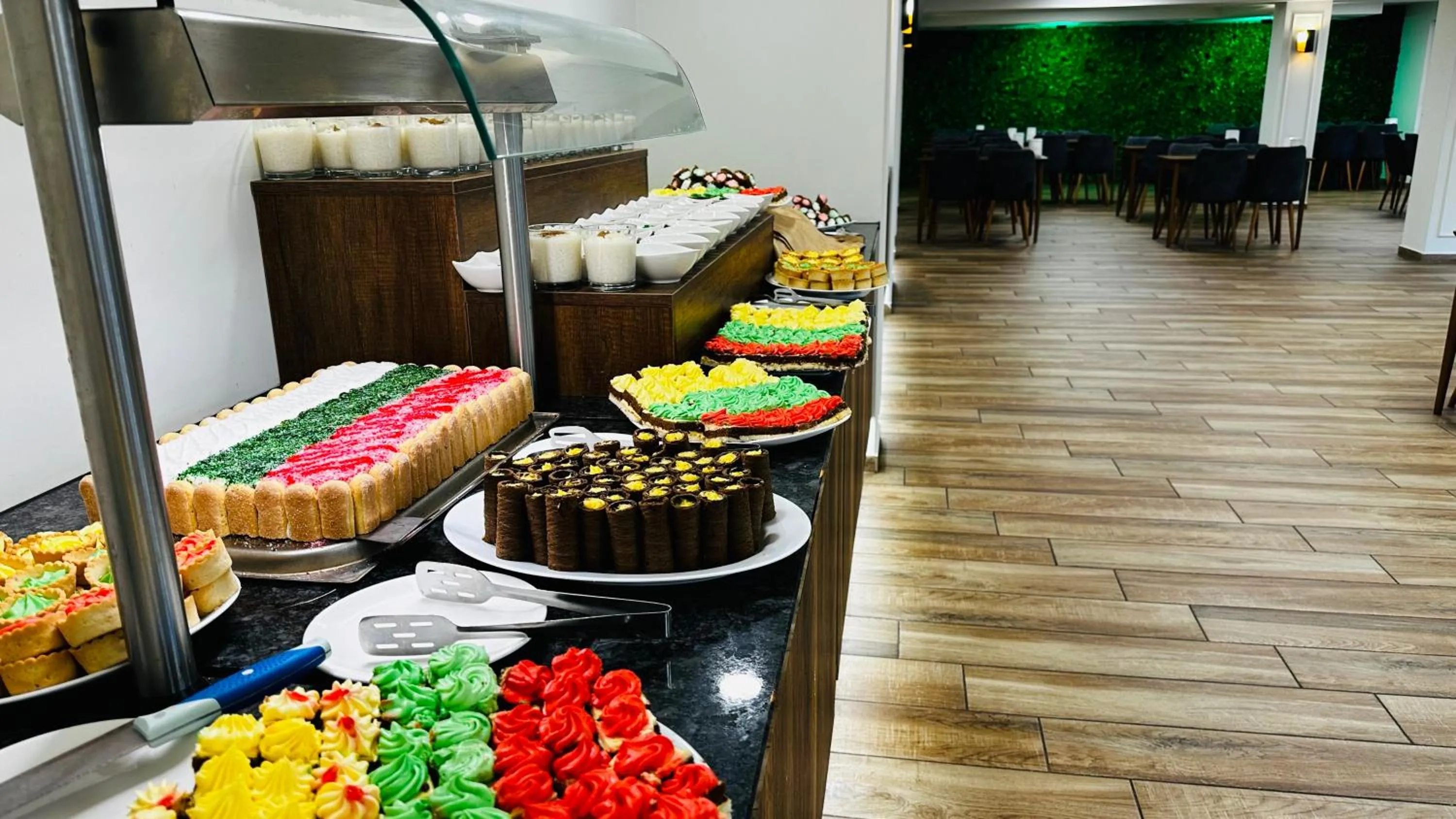 Dinner in Queen Nelly Park