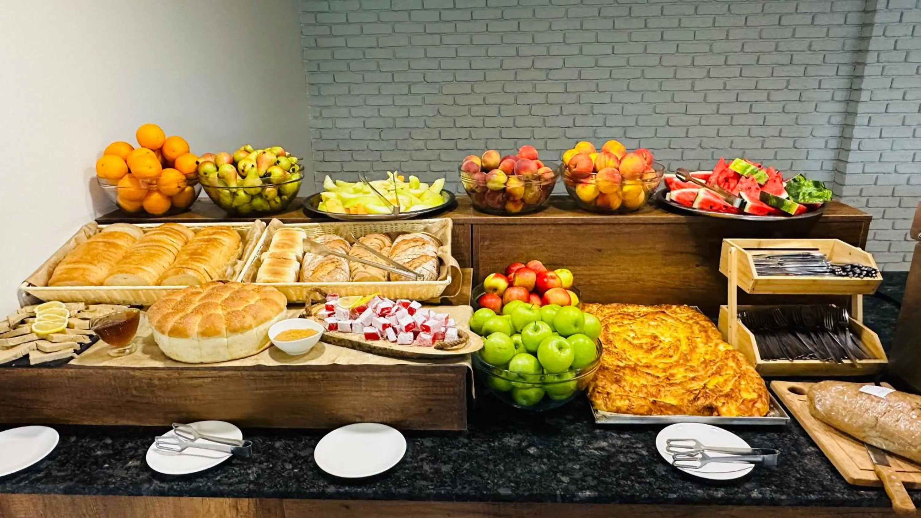 Dinner in Queen Nelly Park