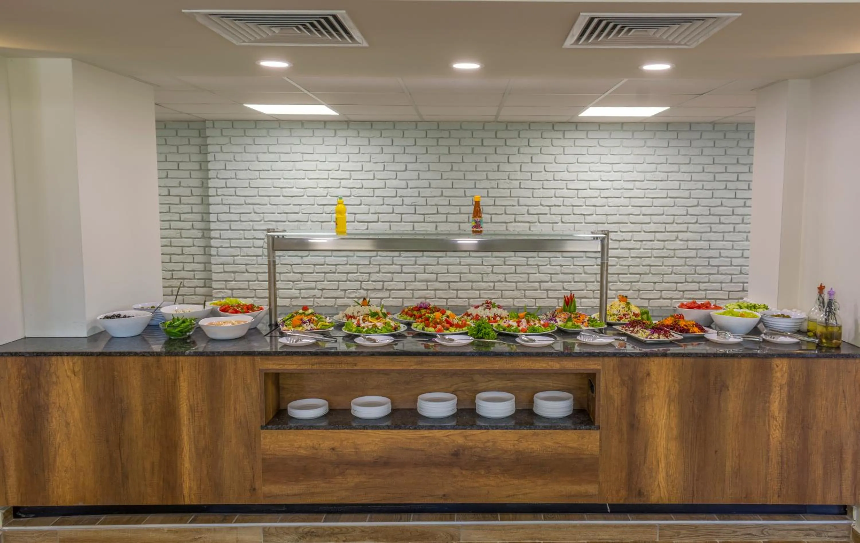 Restaurant/places to eat in Queen Nelly Park