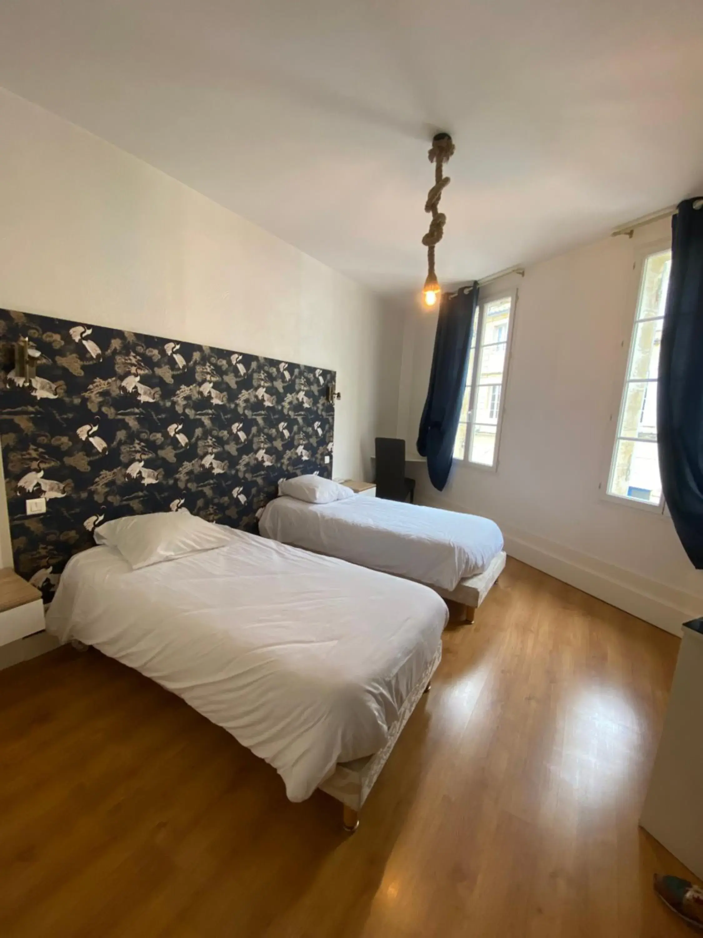 Twin Room in Logis Hôtel de la Tour Libourne Twin Room in Logis Hôtel de la Tour Libourne
