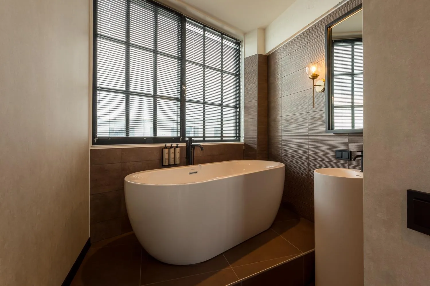 Bathroom in Hotel de Timmerfabriek I Kloeg Collection