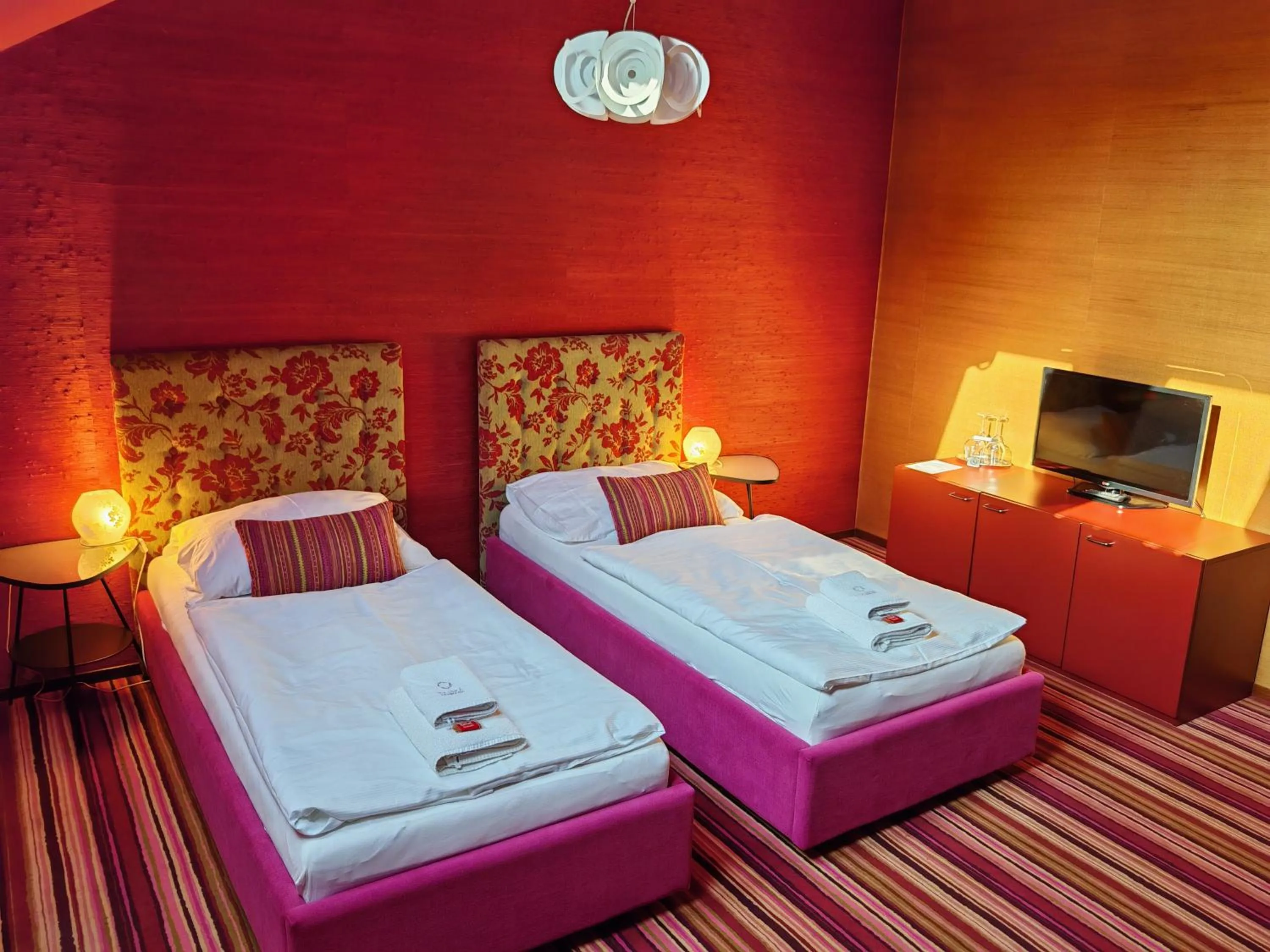 Bed in Hotel Rajská zahrada