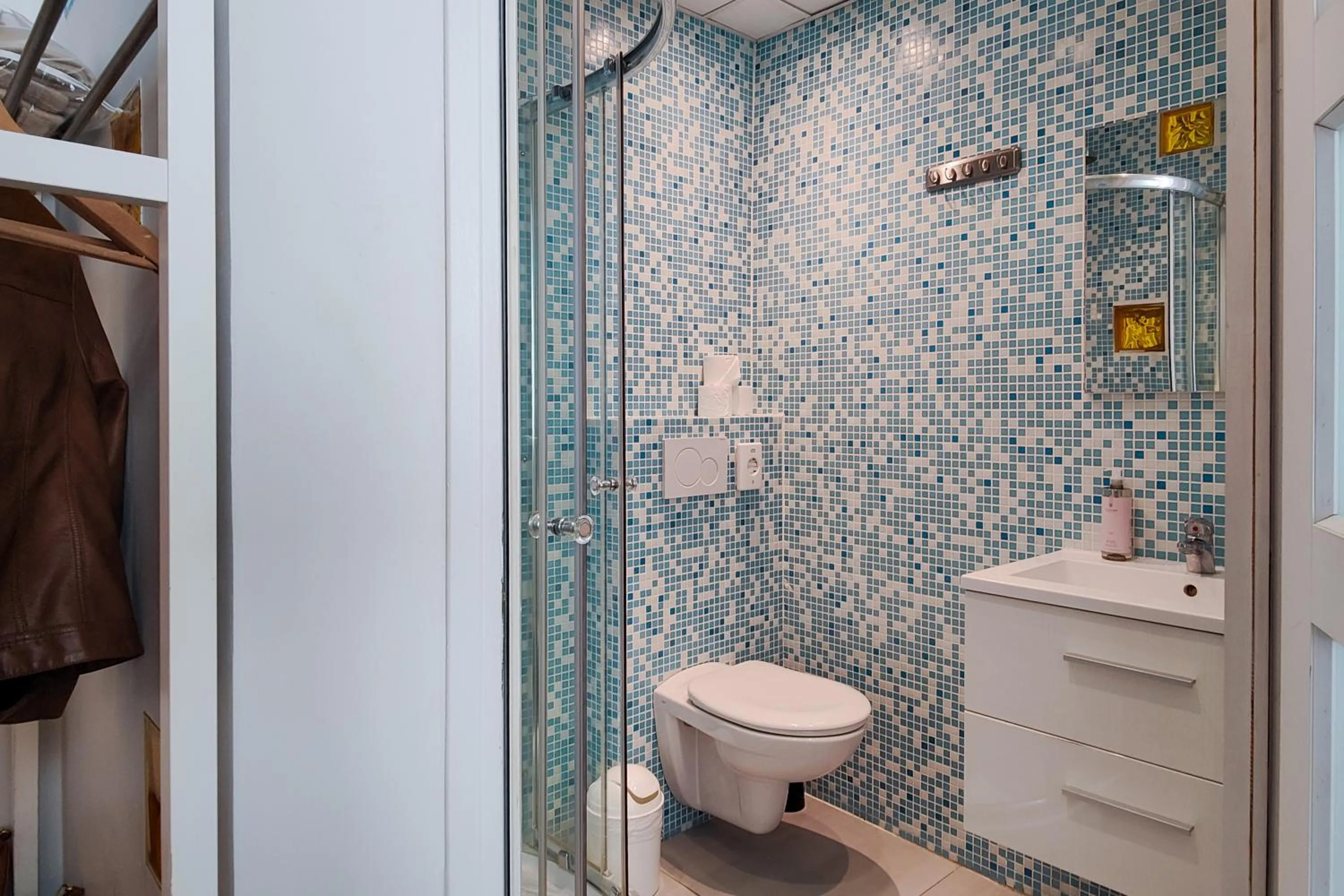 Bathroom in Aparthotel AMMI Nice Massena - ex Ajoupa