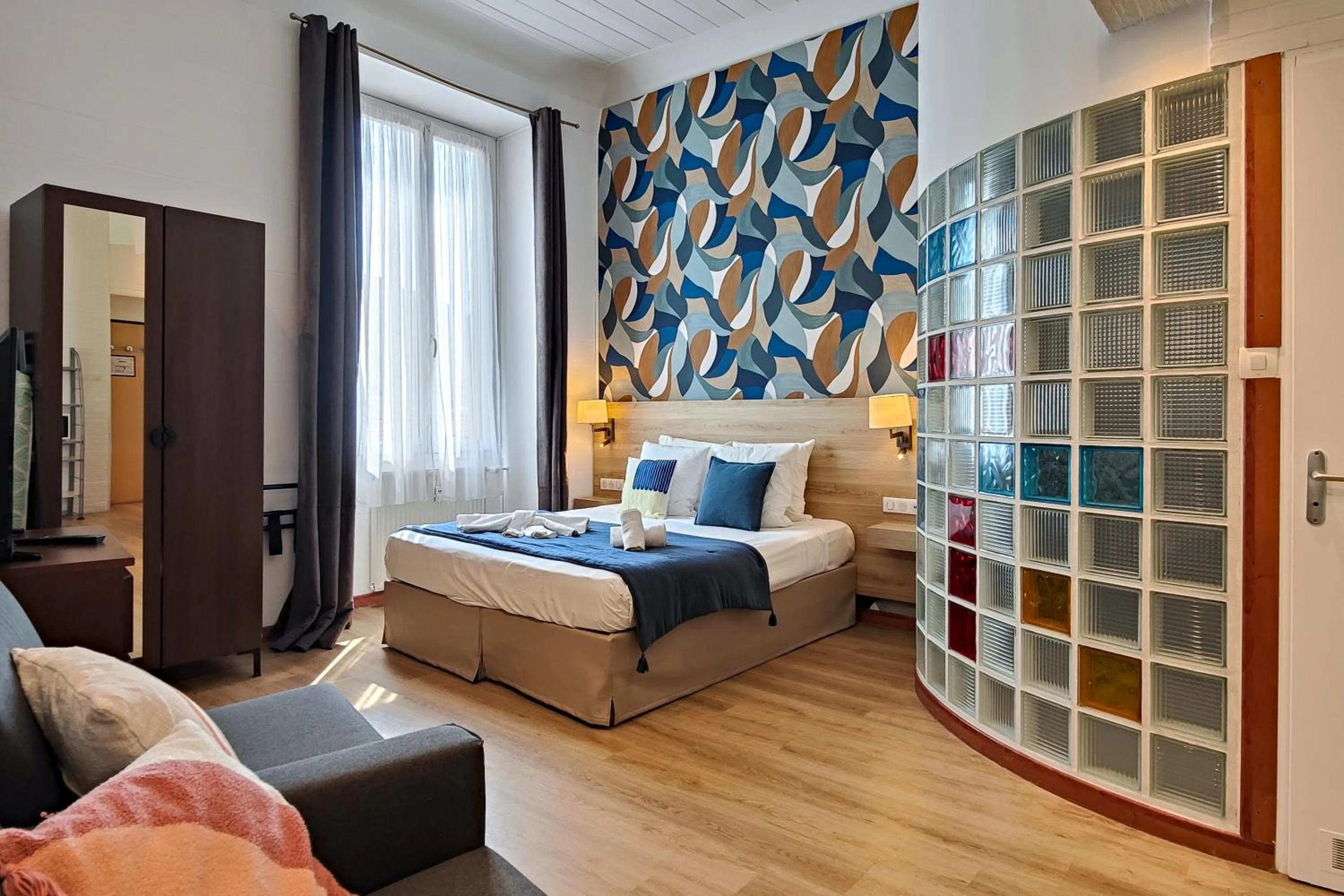 Bed in Aparthotel AMMI Nice Massena - ex Ajoupa