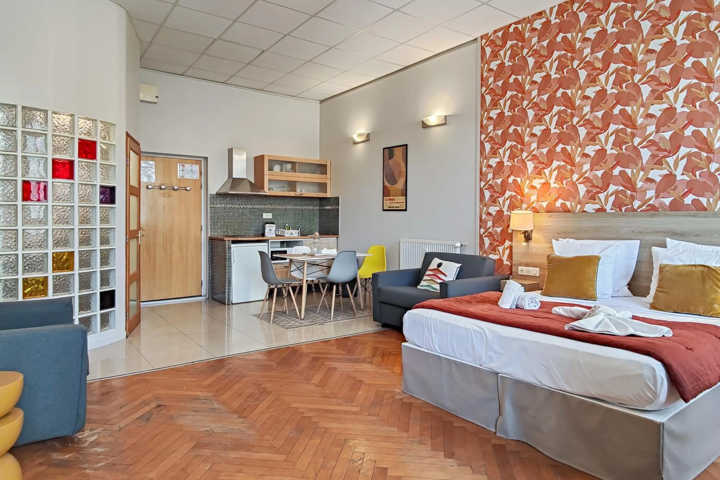 Photo of the whole room, Bed in Aparthotel AMMI Nice Massena - ex Ajoupa