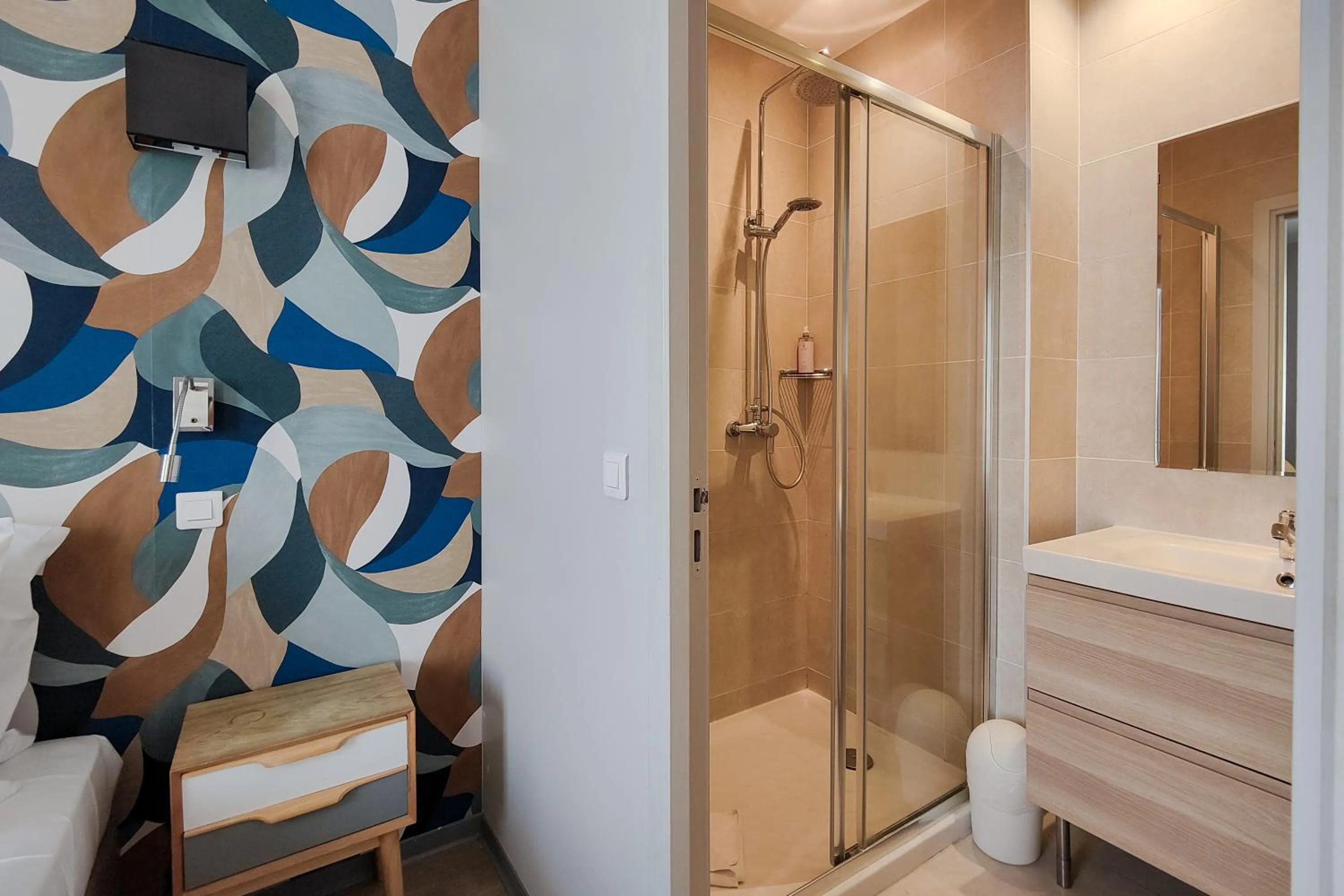 Bathroom in Aparthotel AMMI Nice Massena - ex Ajoupa