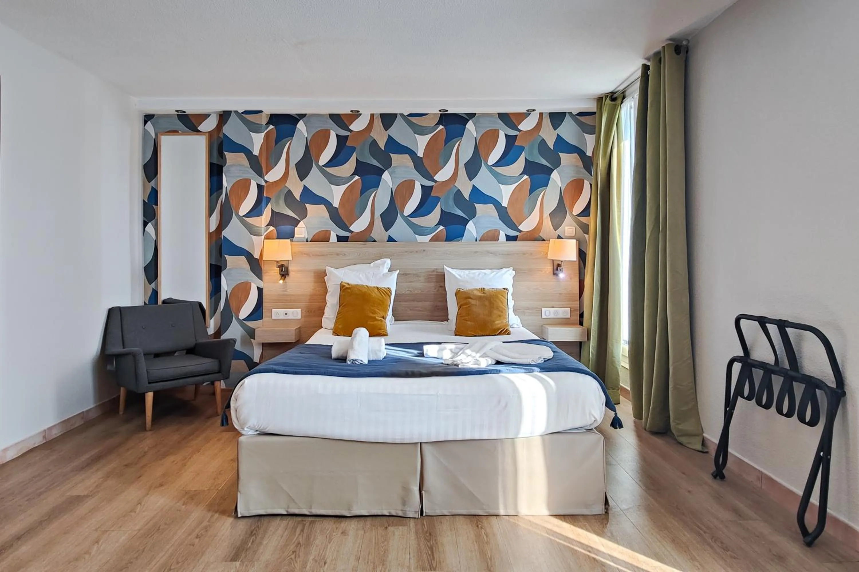 Bed in Aparthotel AMMI Nice Massena - ex Ajoupa