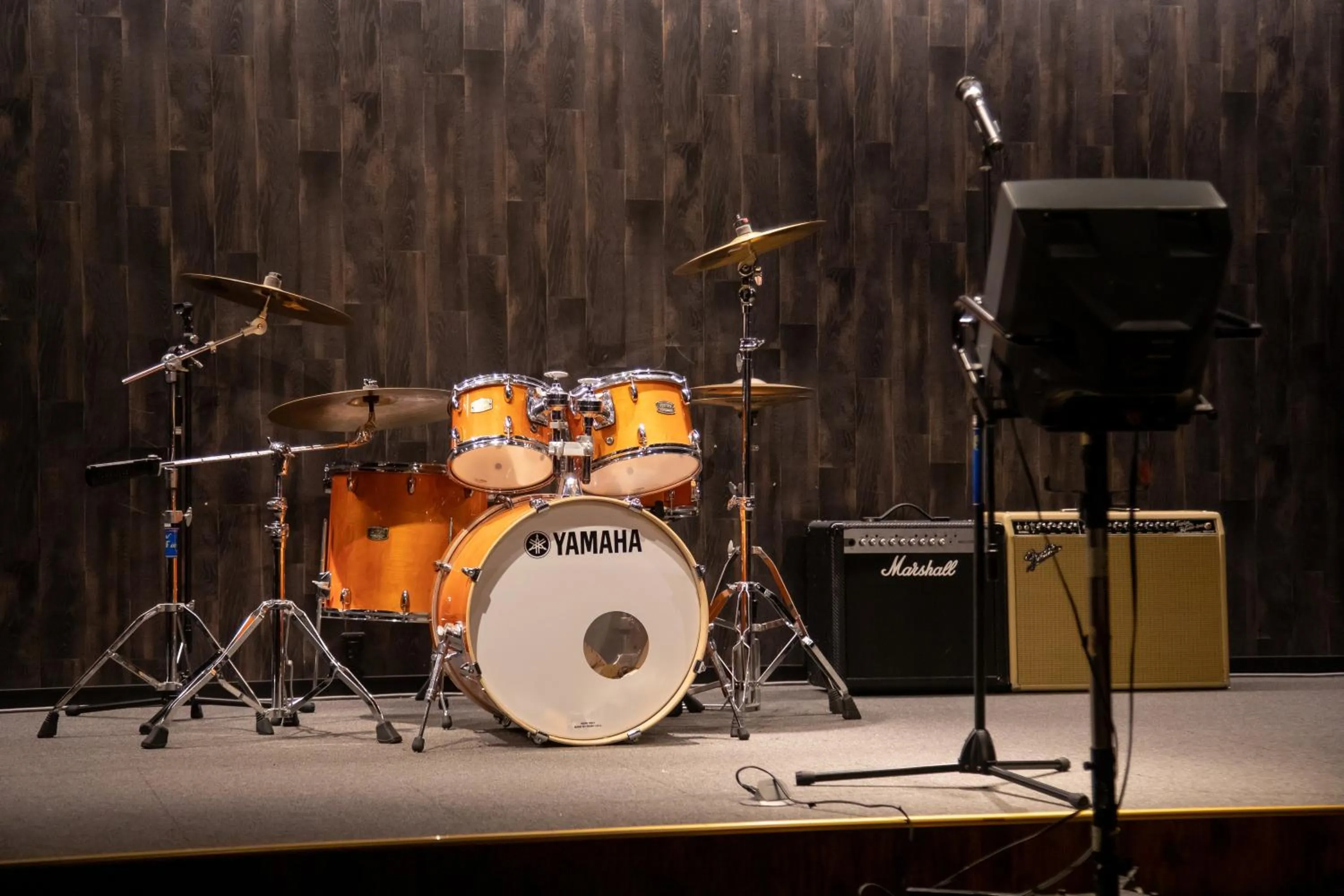 Karaoke in Hotel Silk Inn Madarao