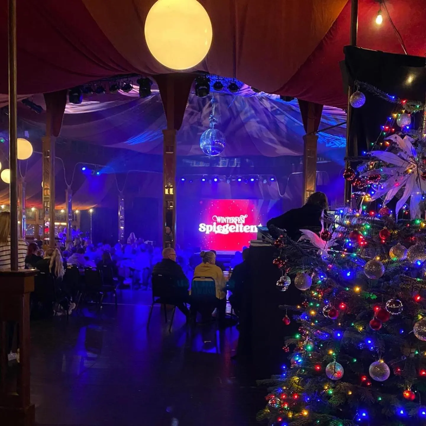 People in Tattershall Lakes Mini Breaks - Osprey Rise