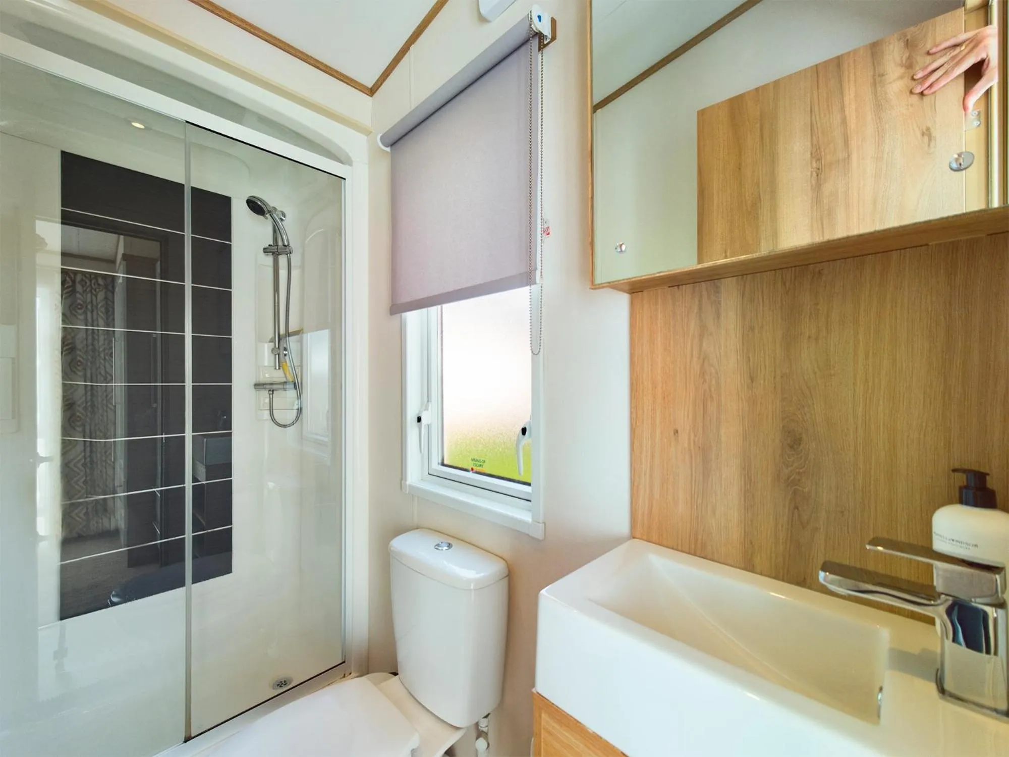 Shower in Tattershall Lakes Mini Breaks - Osprey Rise