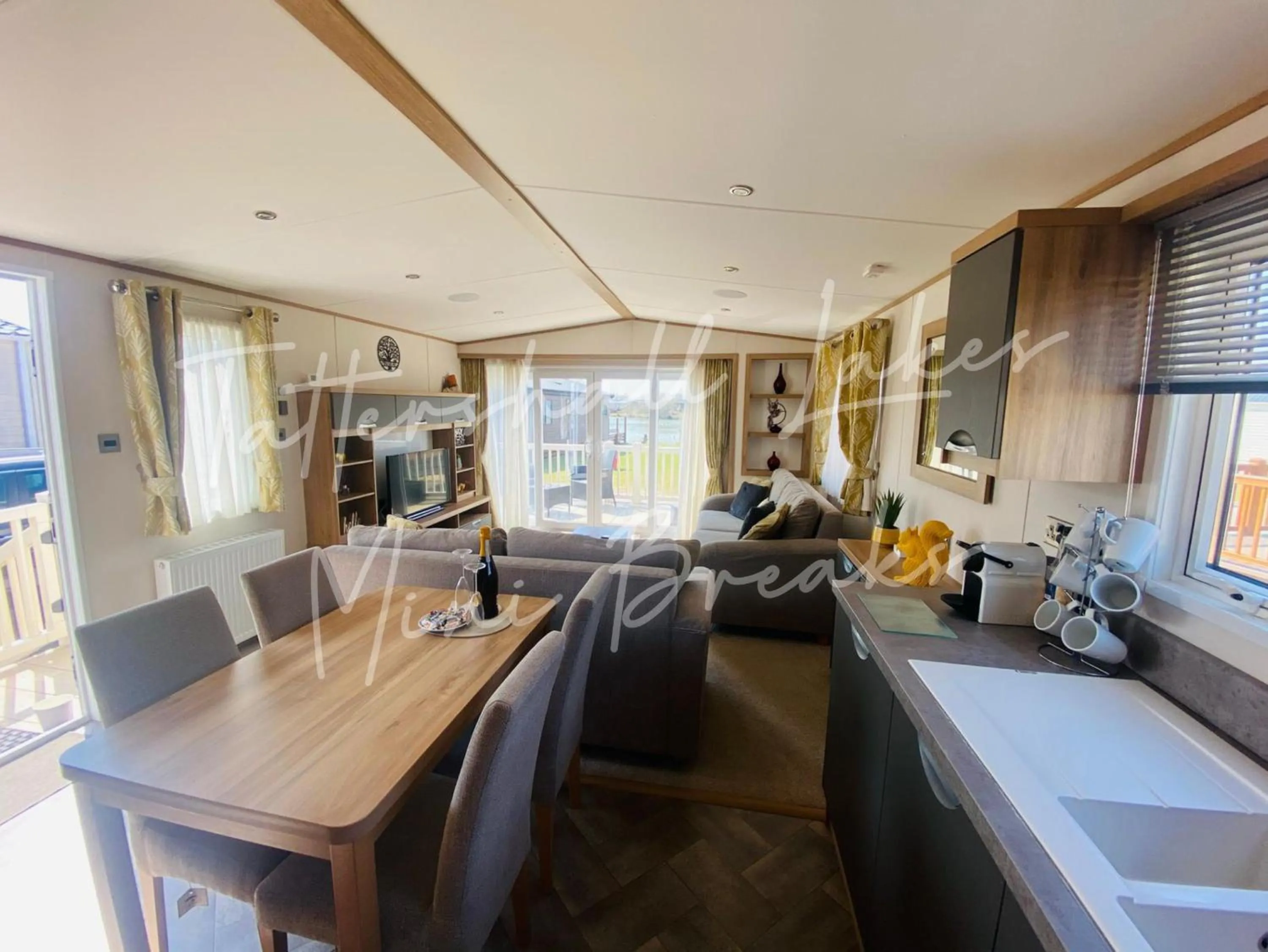 Kitchen or kitchenette in Tattershall Lakes Mini Breaks - Osprey Rise