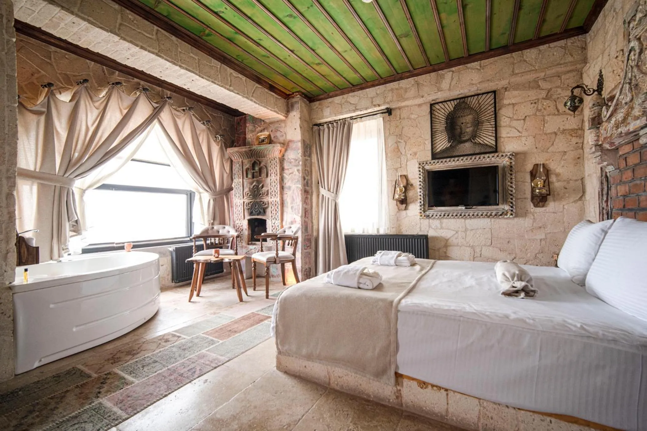 Bed in Deluna Cappadocia