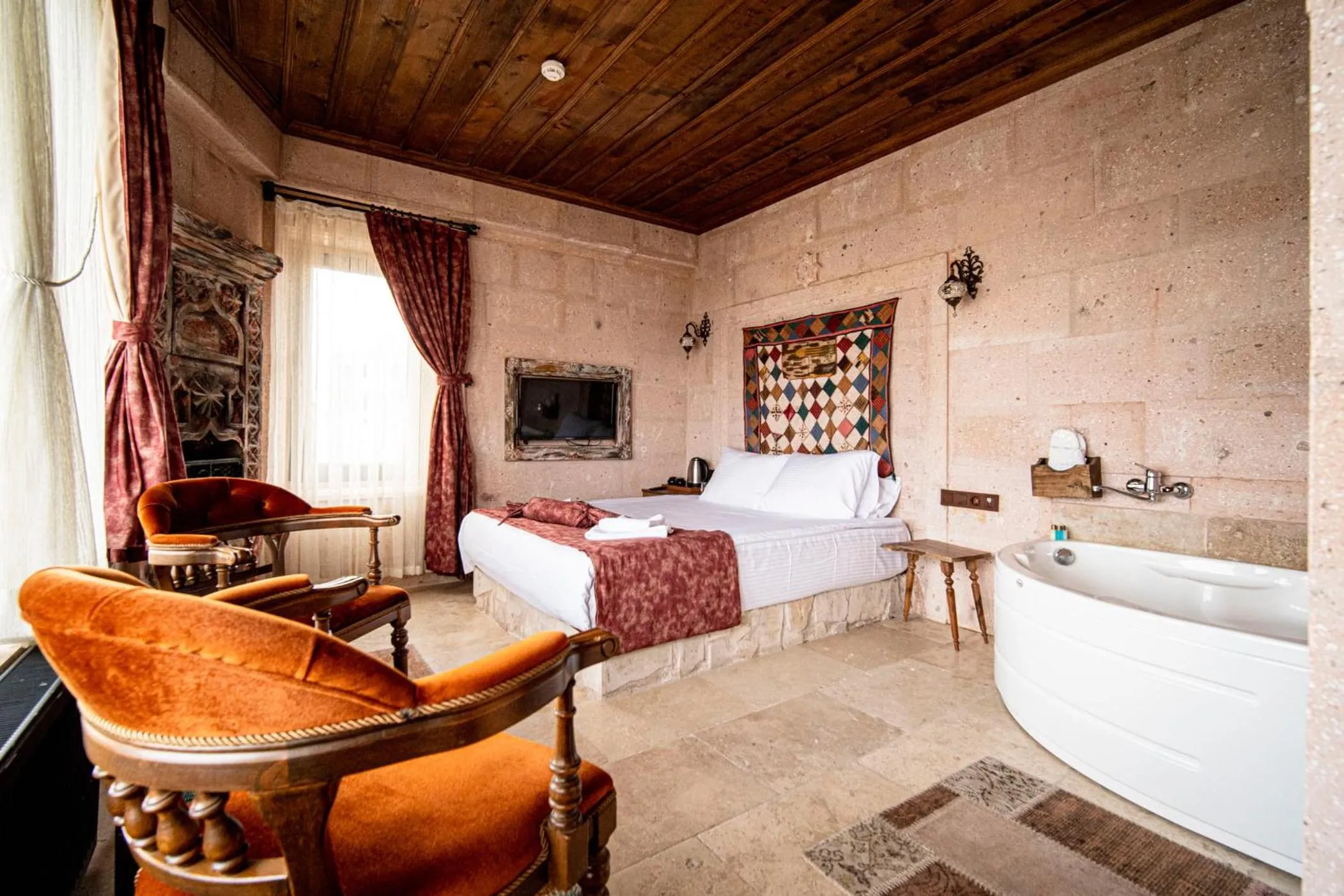 Bed in Deluna Cappadocia