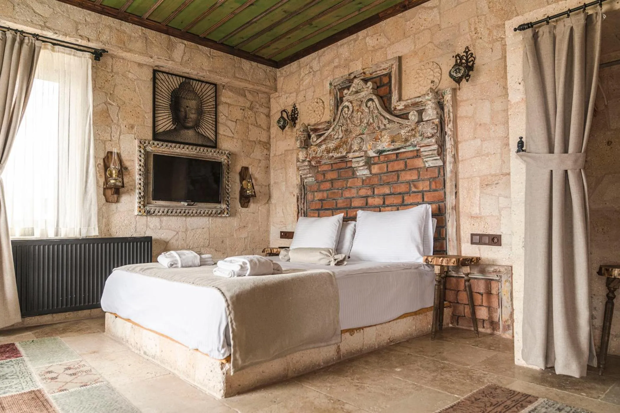 Bed in Deluna Cappadocia