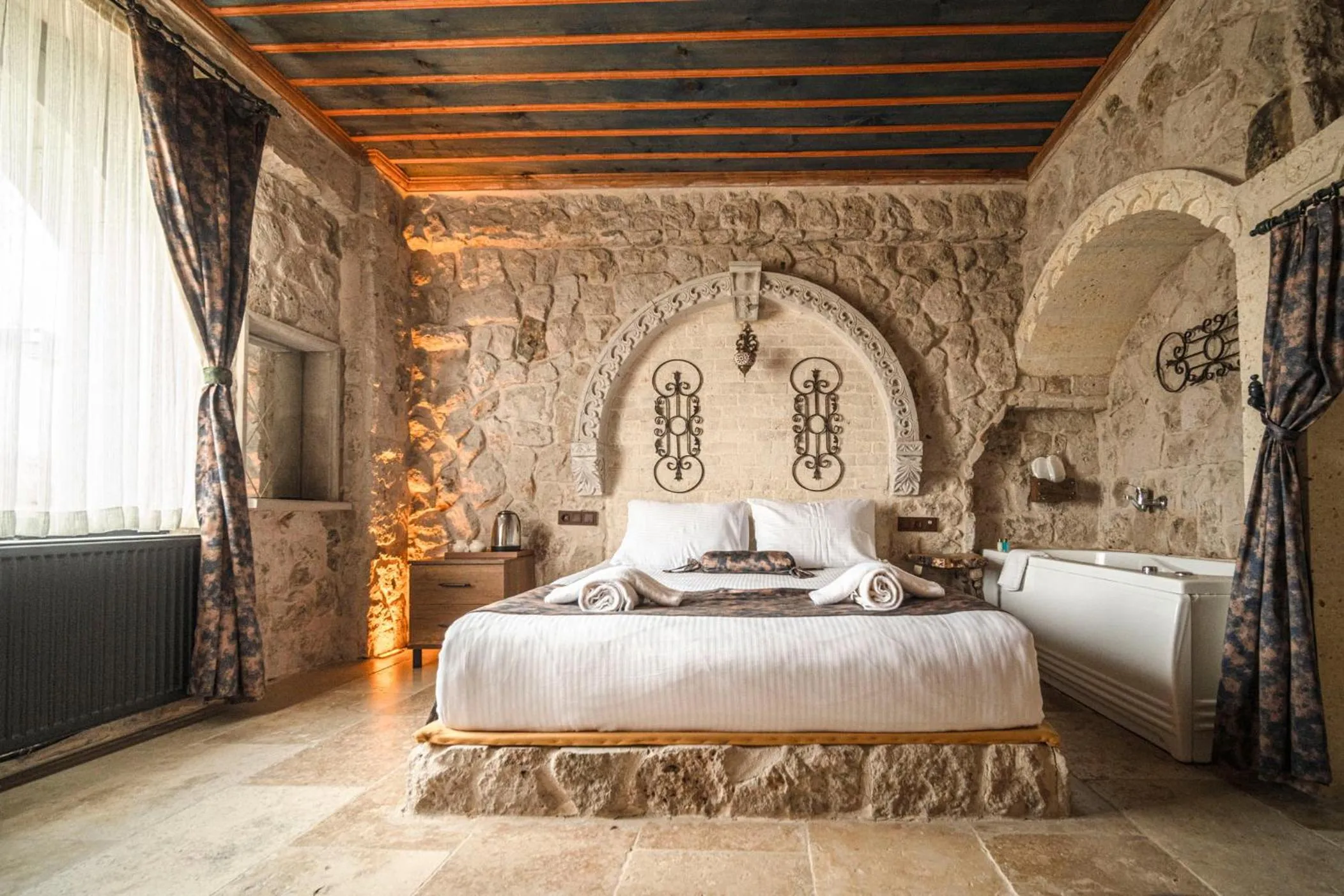 Bed in Deluna Cappadocia