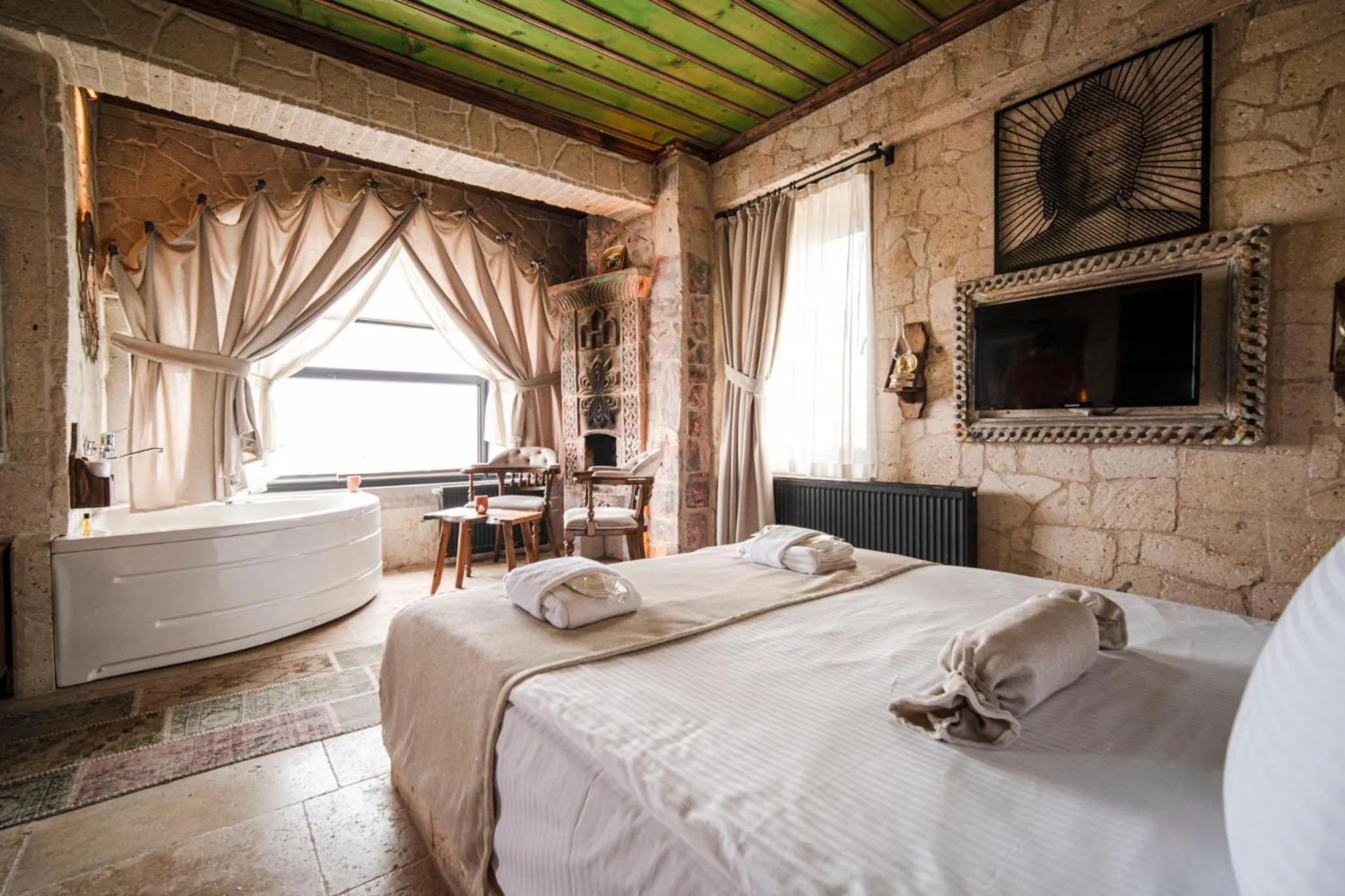 Bed in Deluna Cappadocia