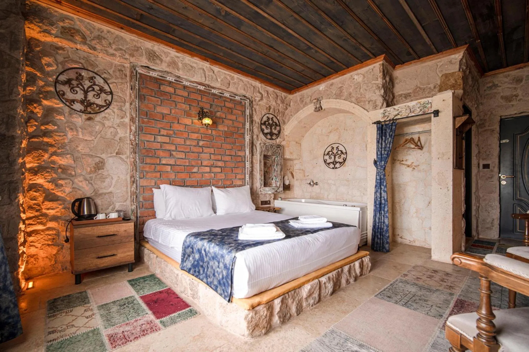 Bed in Deluna Cappadocia