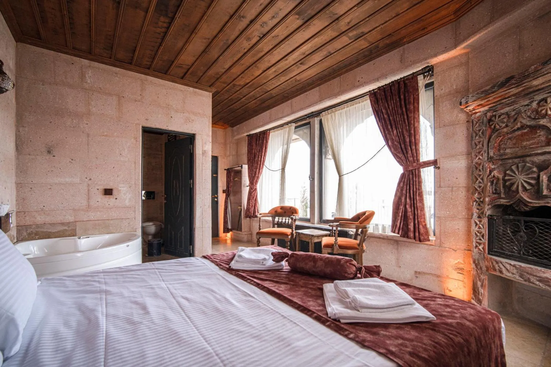 Bed in Deluna Cappadocia