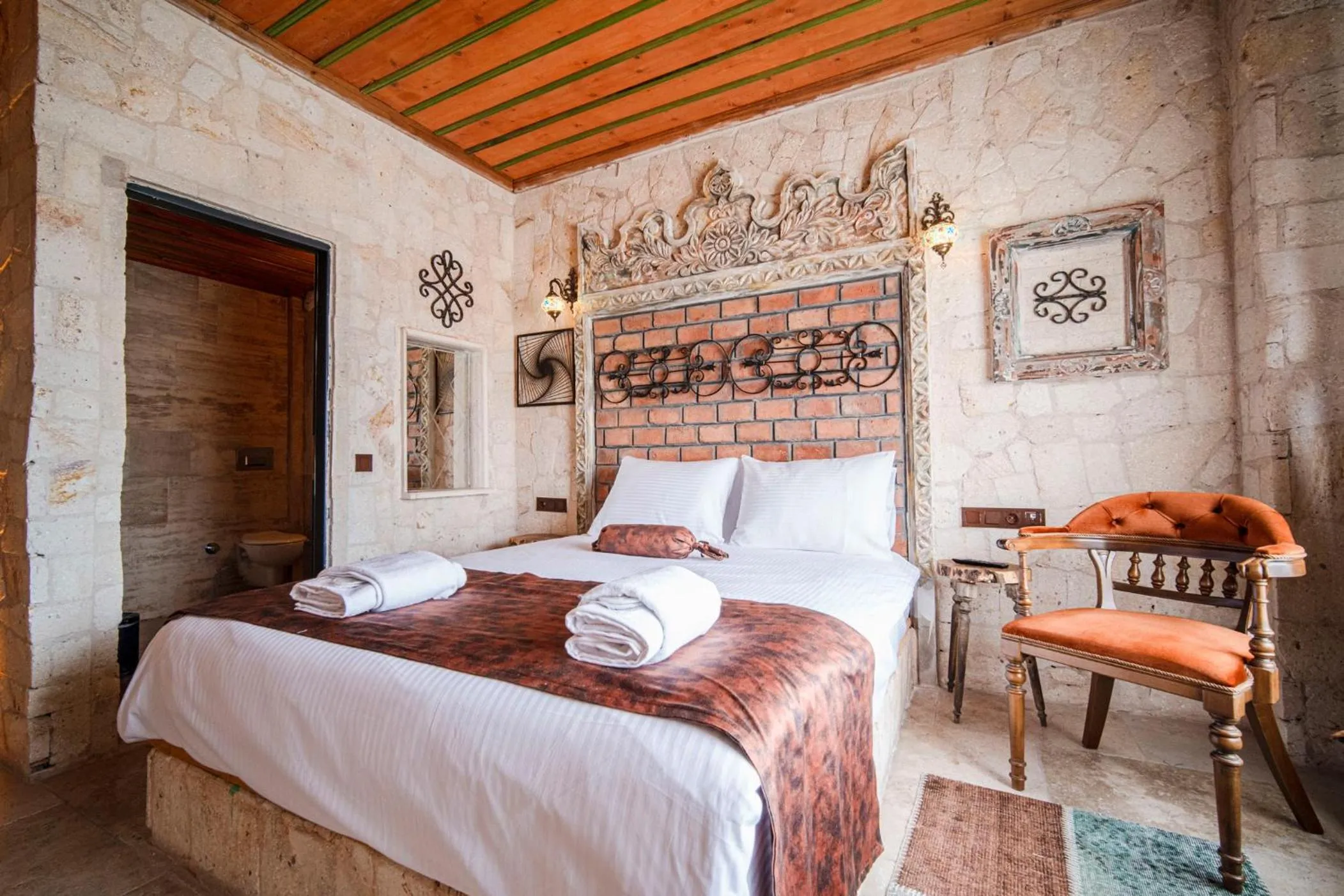 Bed in Deluna Cappadocia