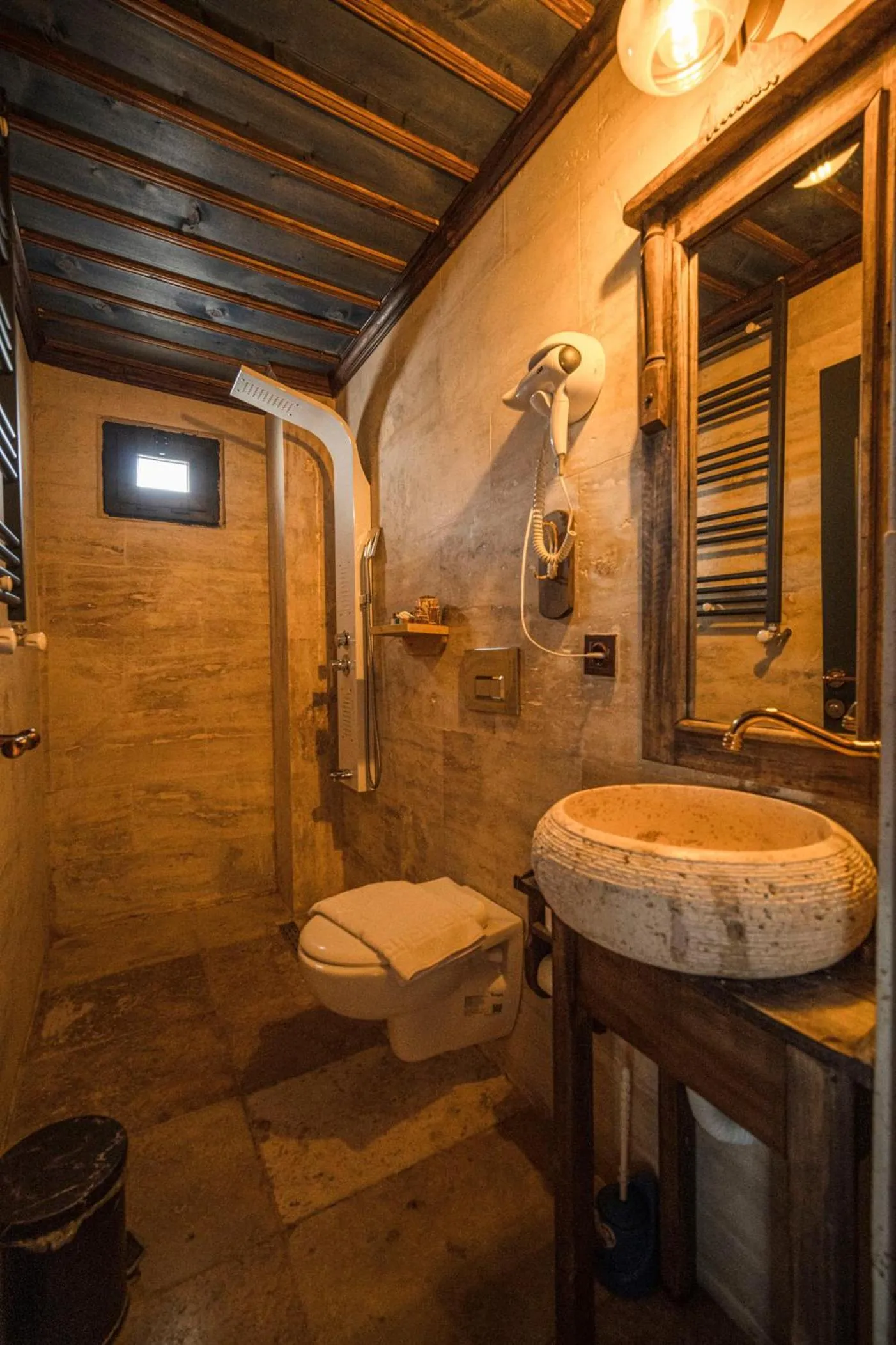 Shower in Deluna Cappadocia