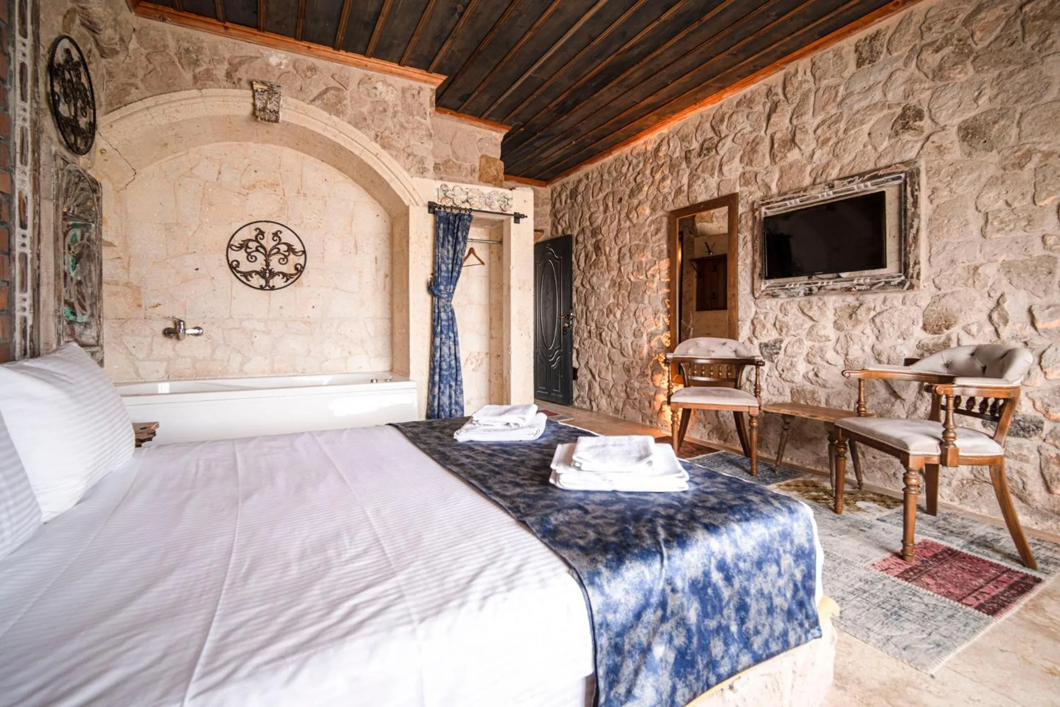 Bed in Deluna Cappadocia