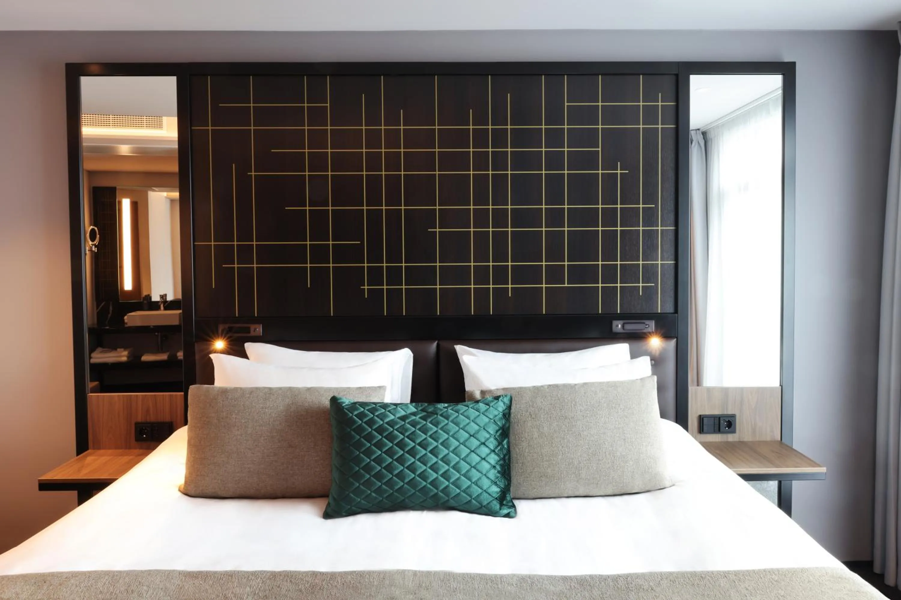 Bed in Hotel Reykjavík Saga