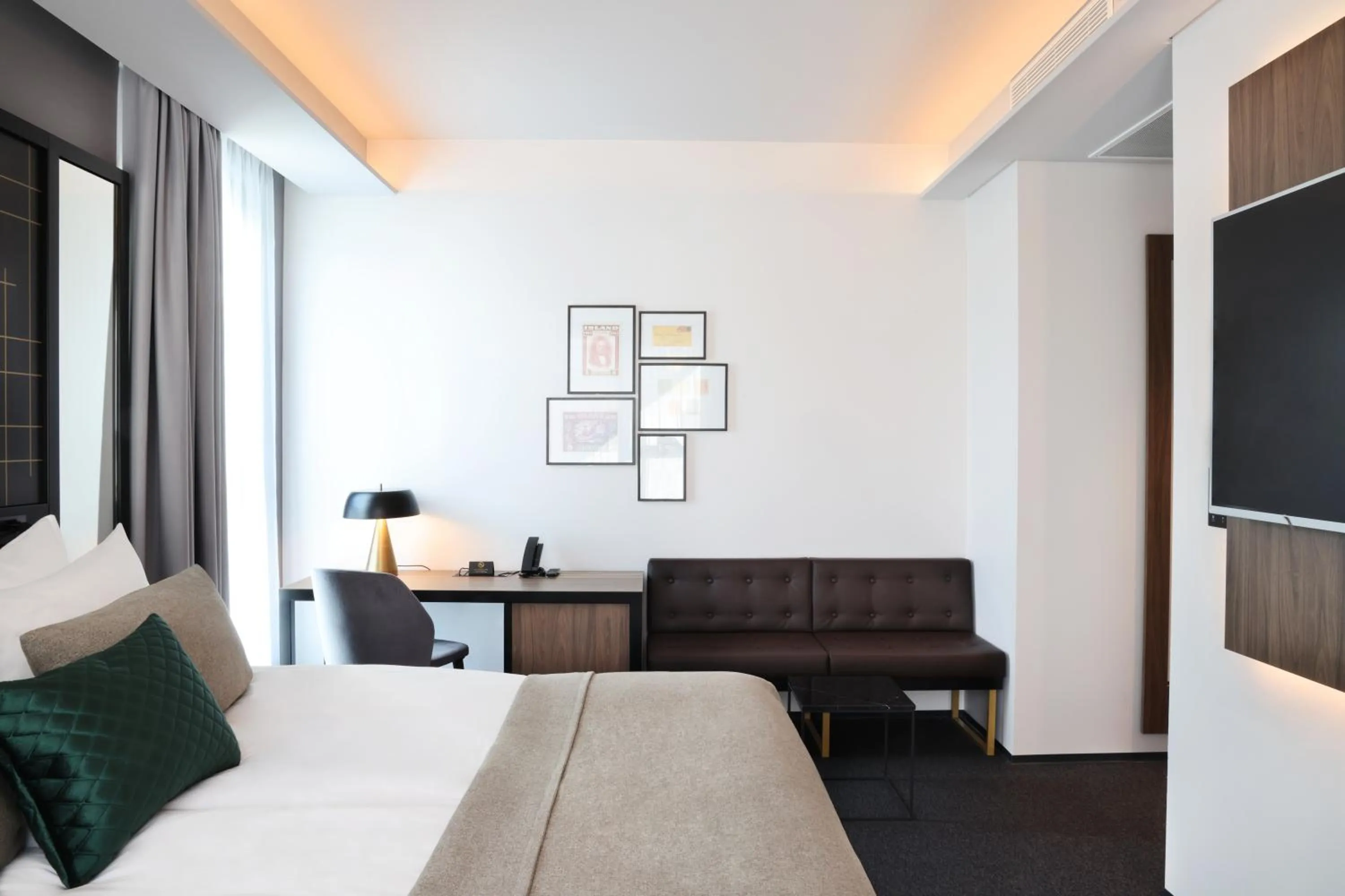 Bed in Hotel Reykjavík Saga