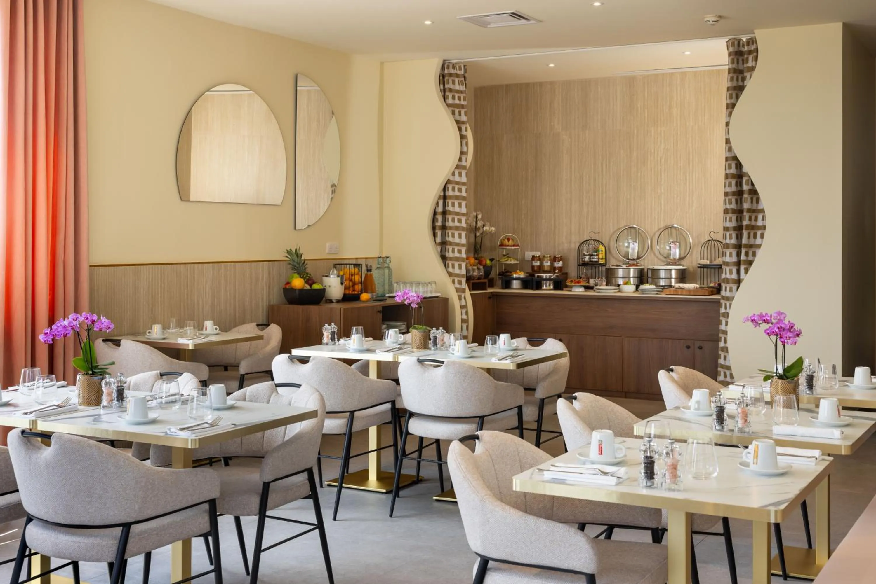 Restaurant/places to eat in Hotel Royalmar - Nouveau propriétaire